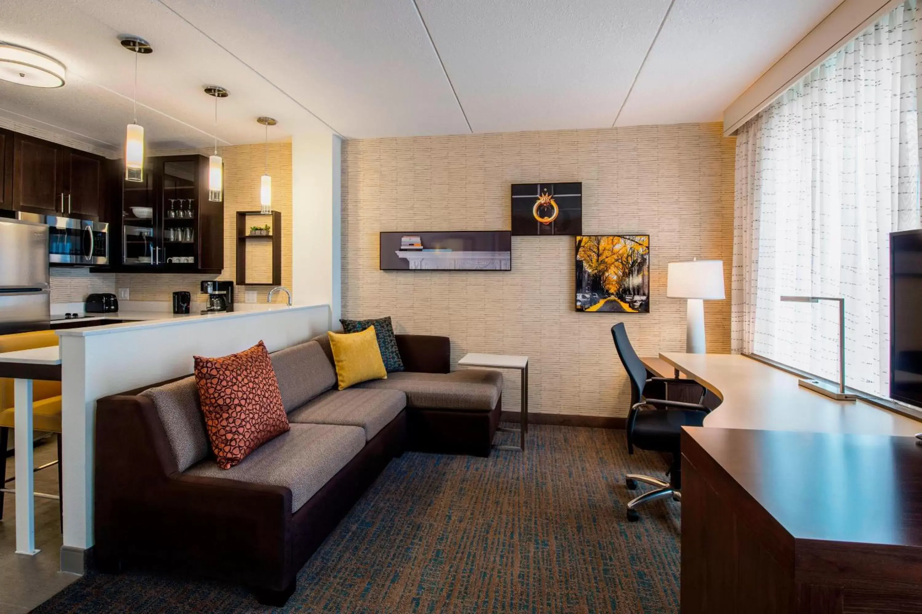 Living room, Seating Area in Residence Inn by Marriott Regina