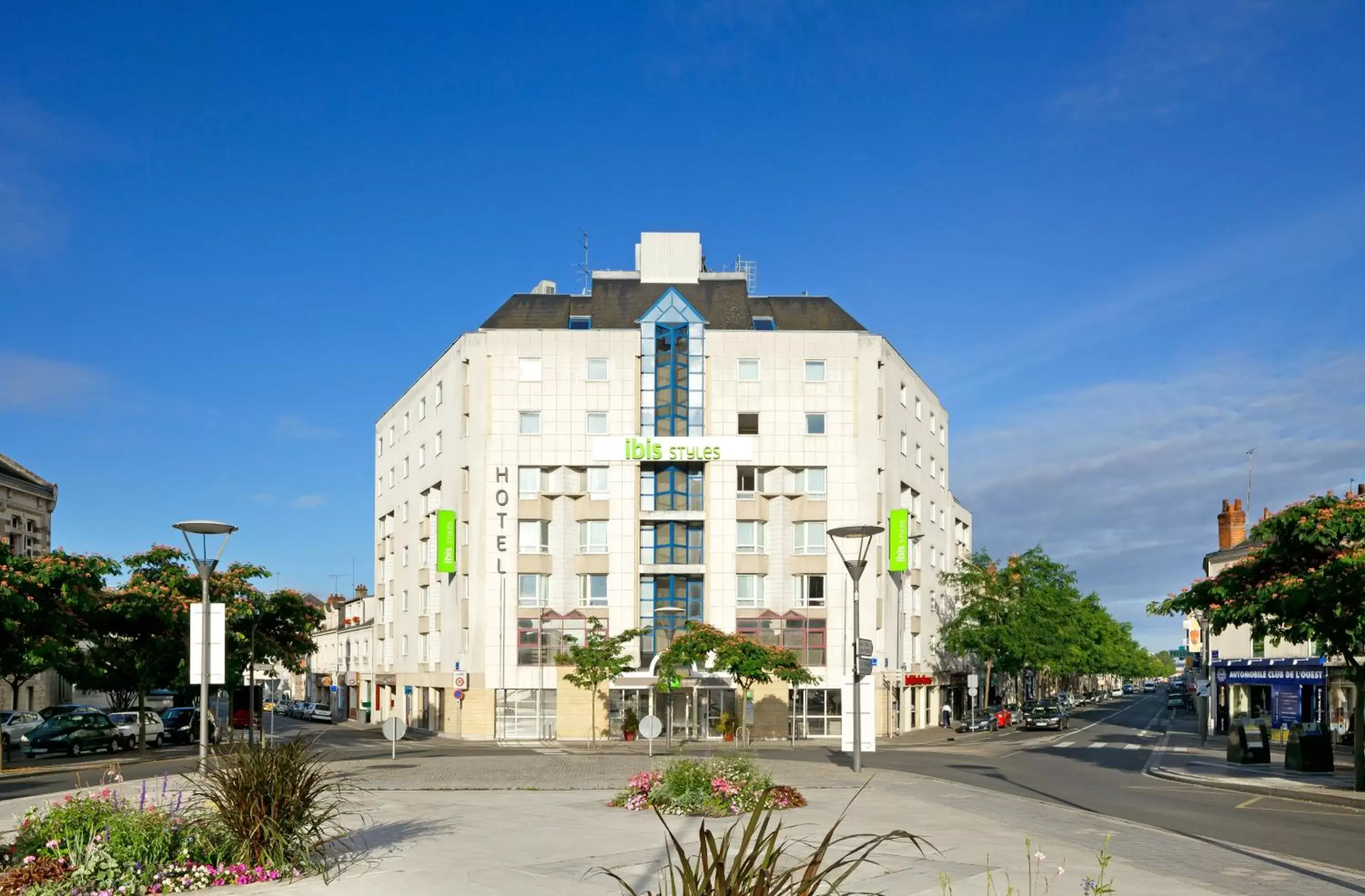 Facade/entrance, Property Building in ibis Styles Tours Centre