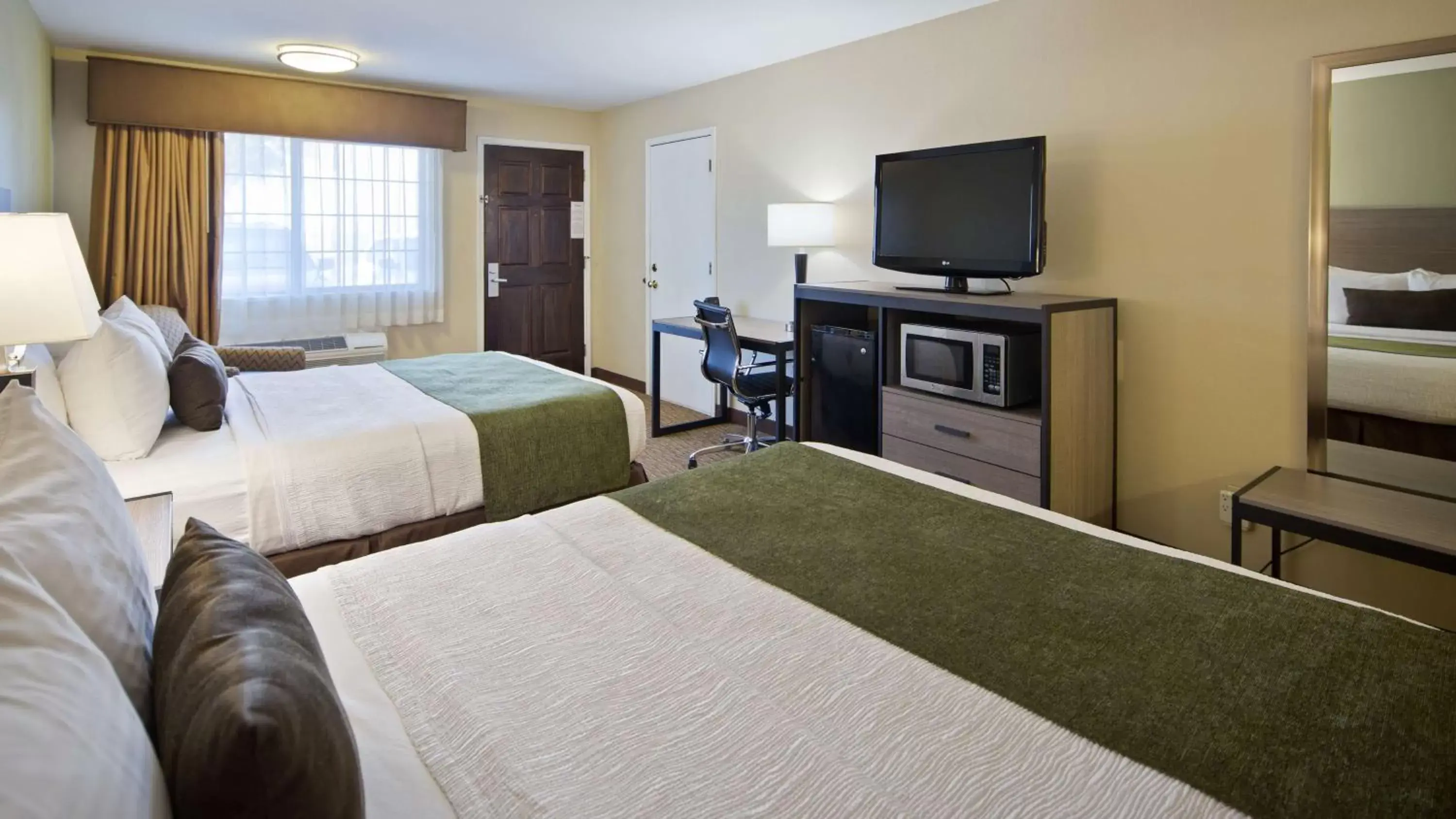 Photo of the whole room, Bed in Best Western Brenham