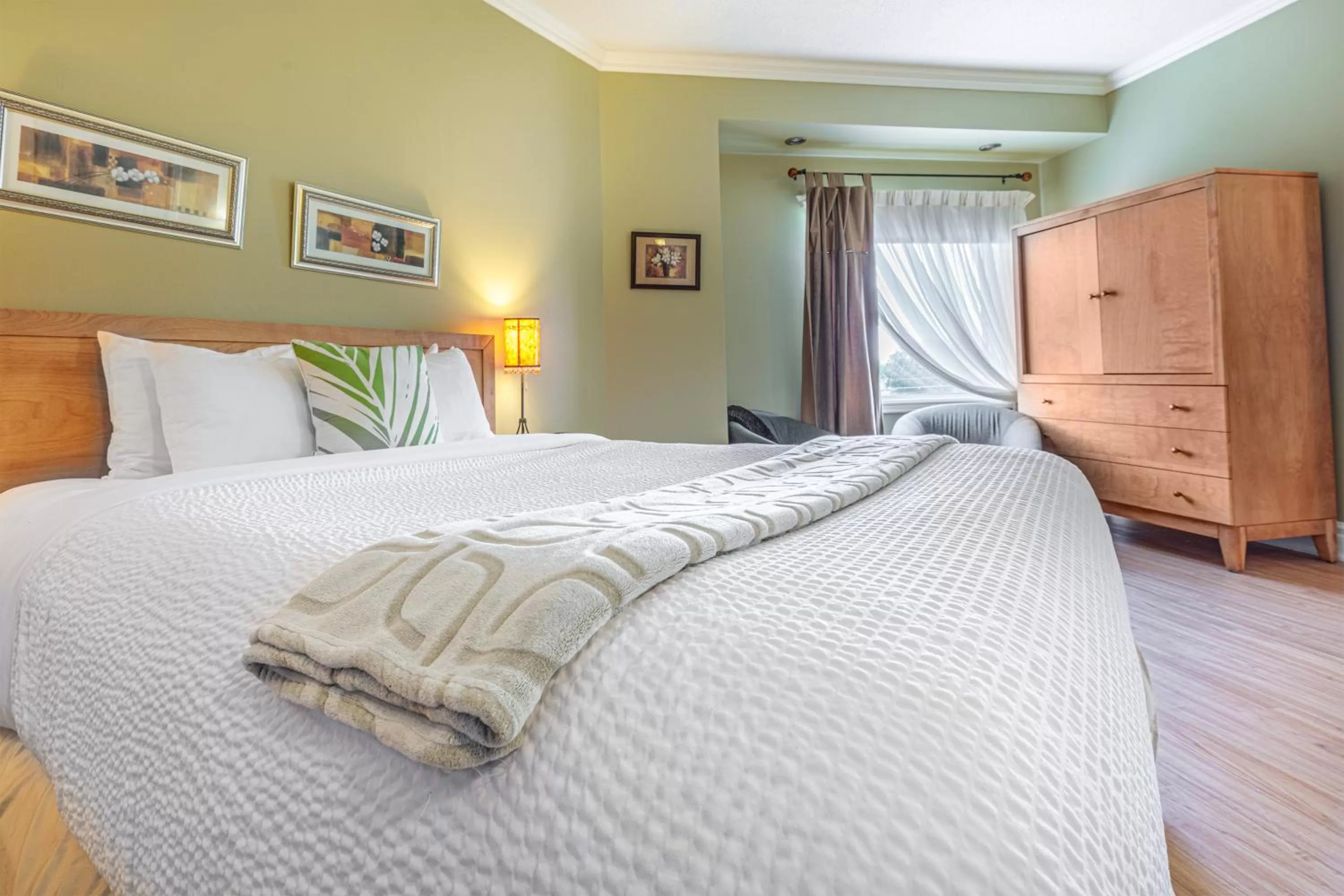 Bed in Days Inn by Wyndham Berthierville