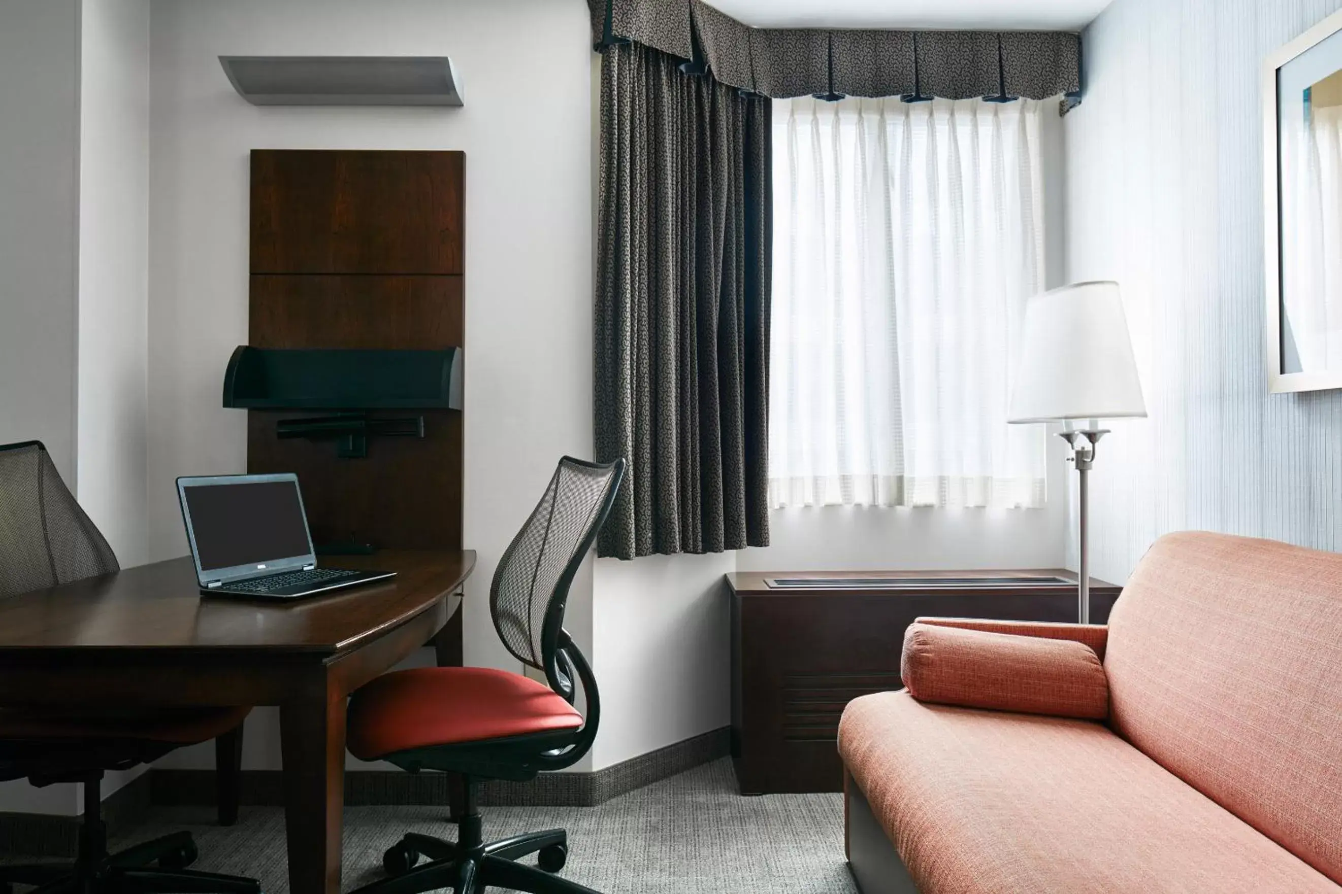 Bedroom, Seating Area in Club Quarters Hotel Embarcadero, San Francisco