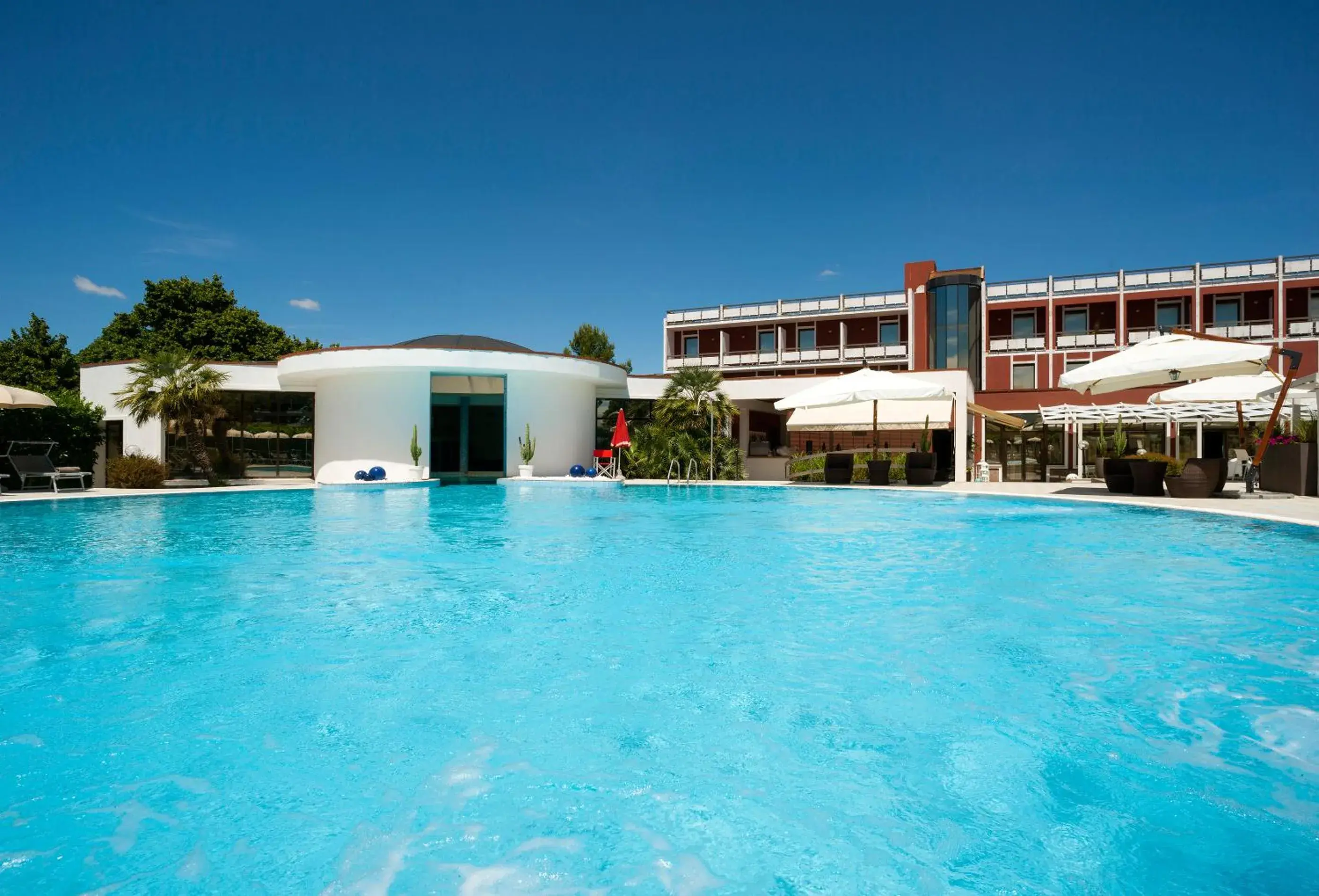 Swimming pool, Property Building in Hotel Salus Terme