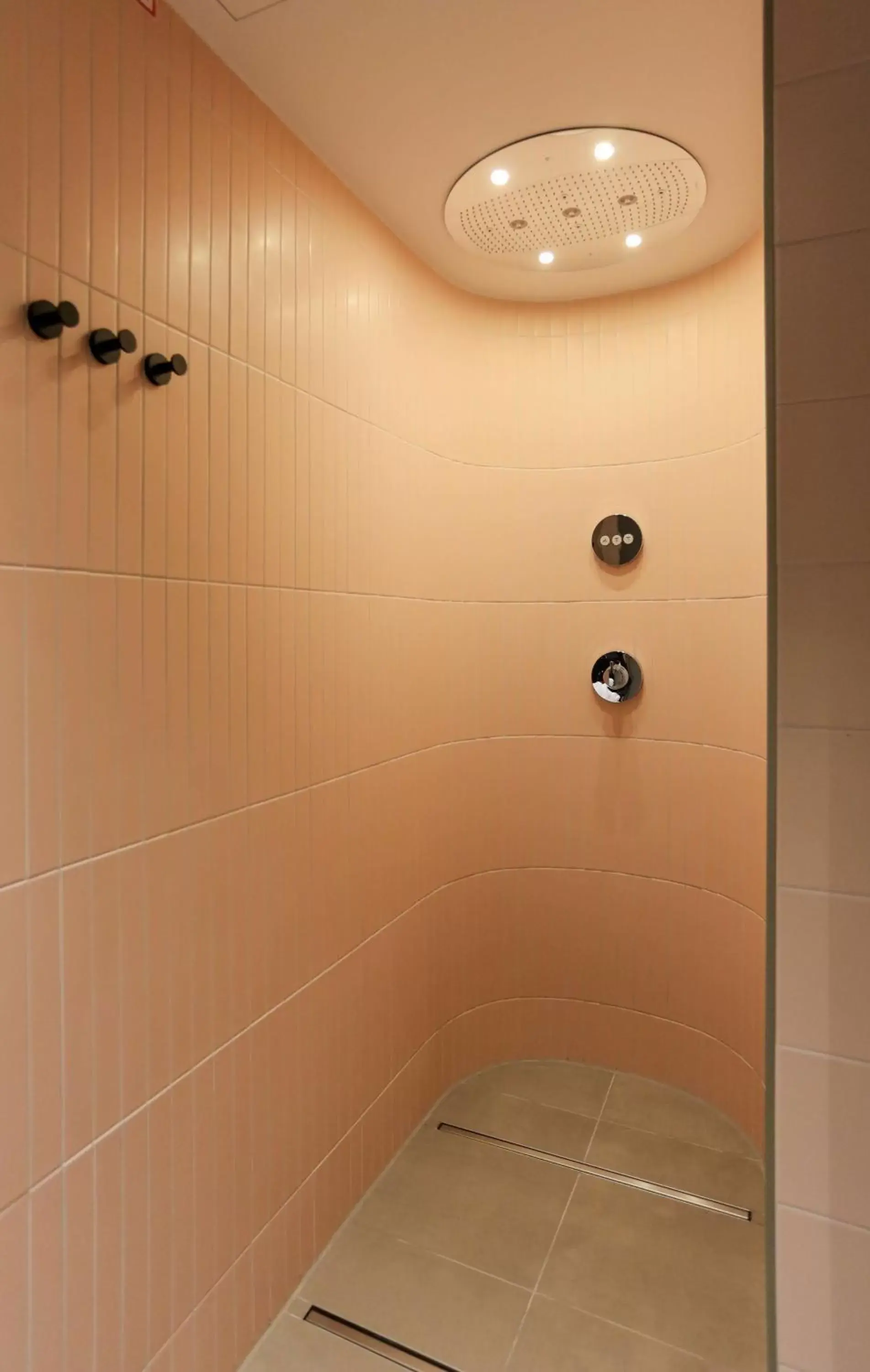 Spa and wellness centre/facilities, Bathroom in art'otel berlin mitte, Powered by Radisson Hotels