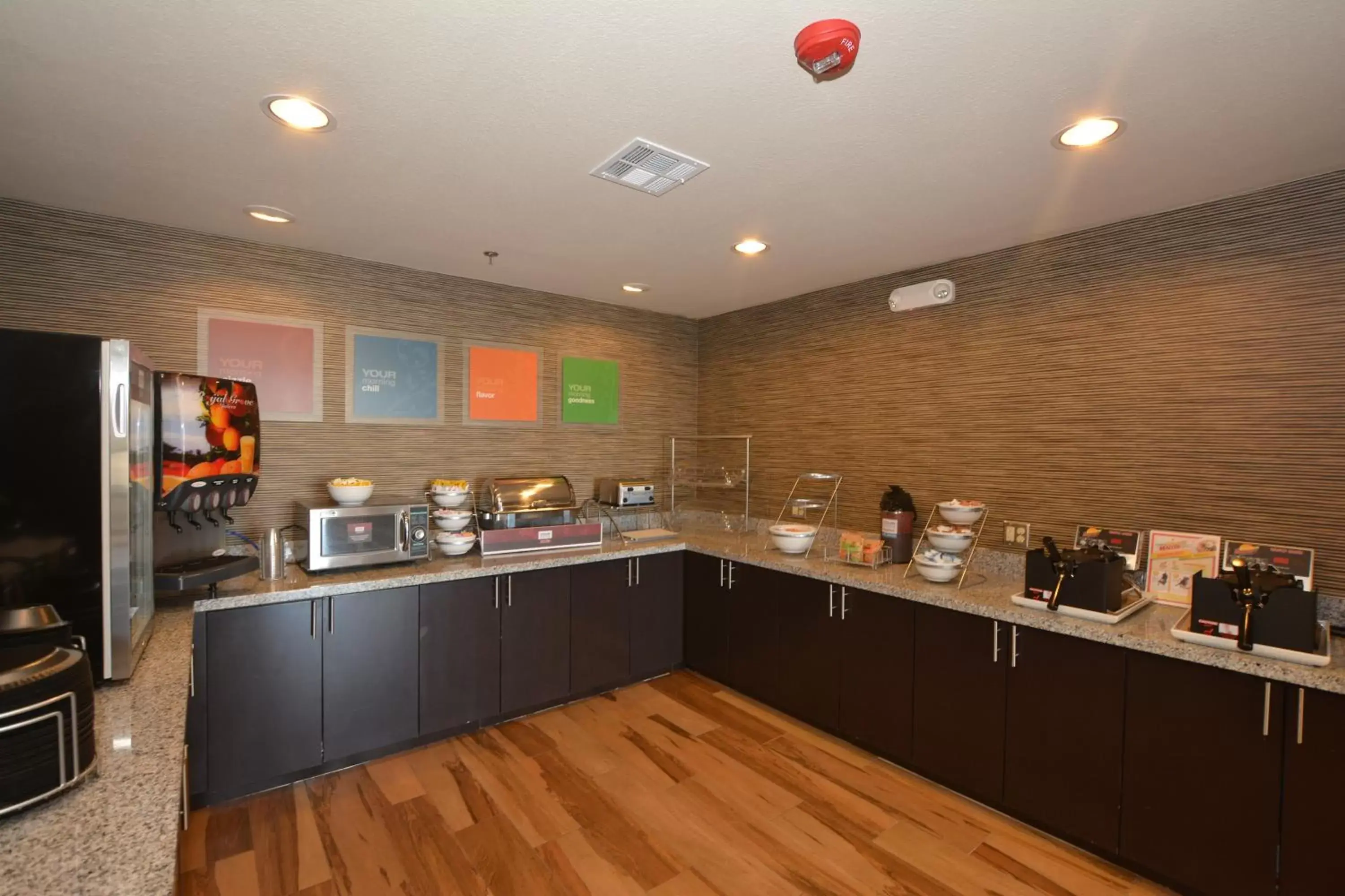 Restaurant/places to eat, Kitchen/Kitchenette in Comfort Inn & Suites Newcastle - Oklahoma City