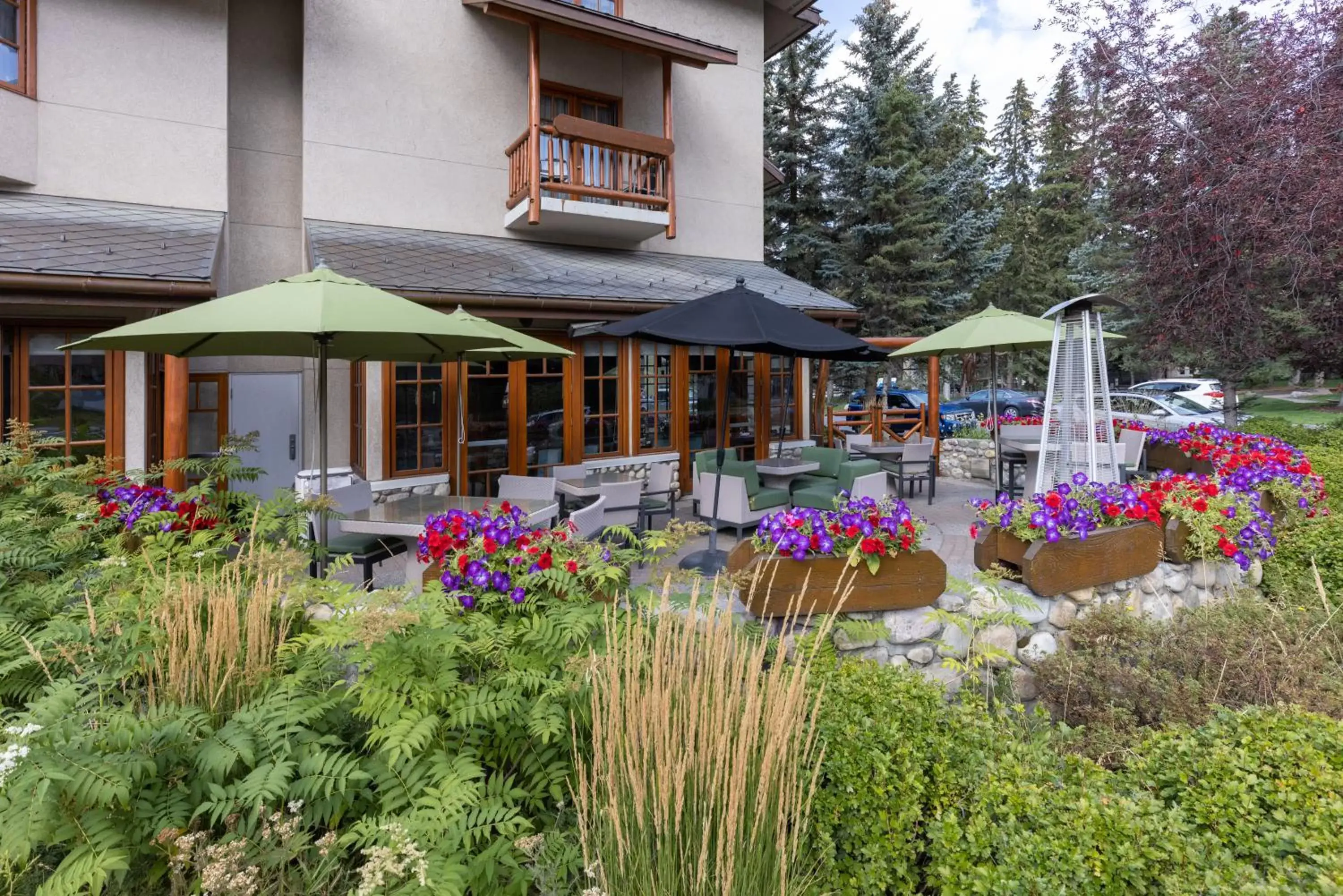 Restaurant/places to eat in Banff Caribou Lodge and Spa