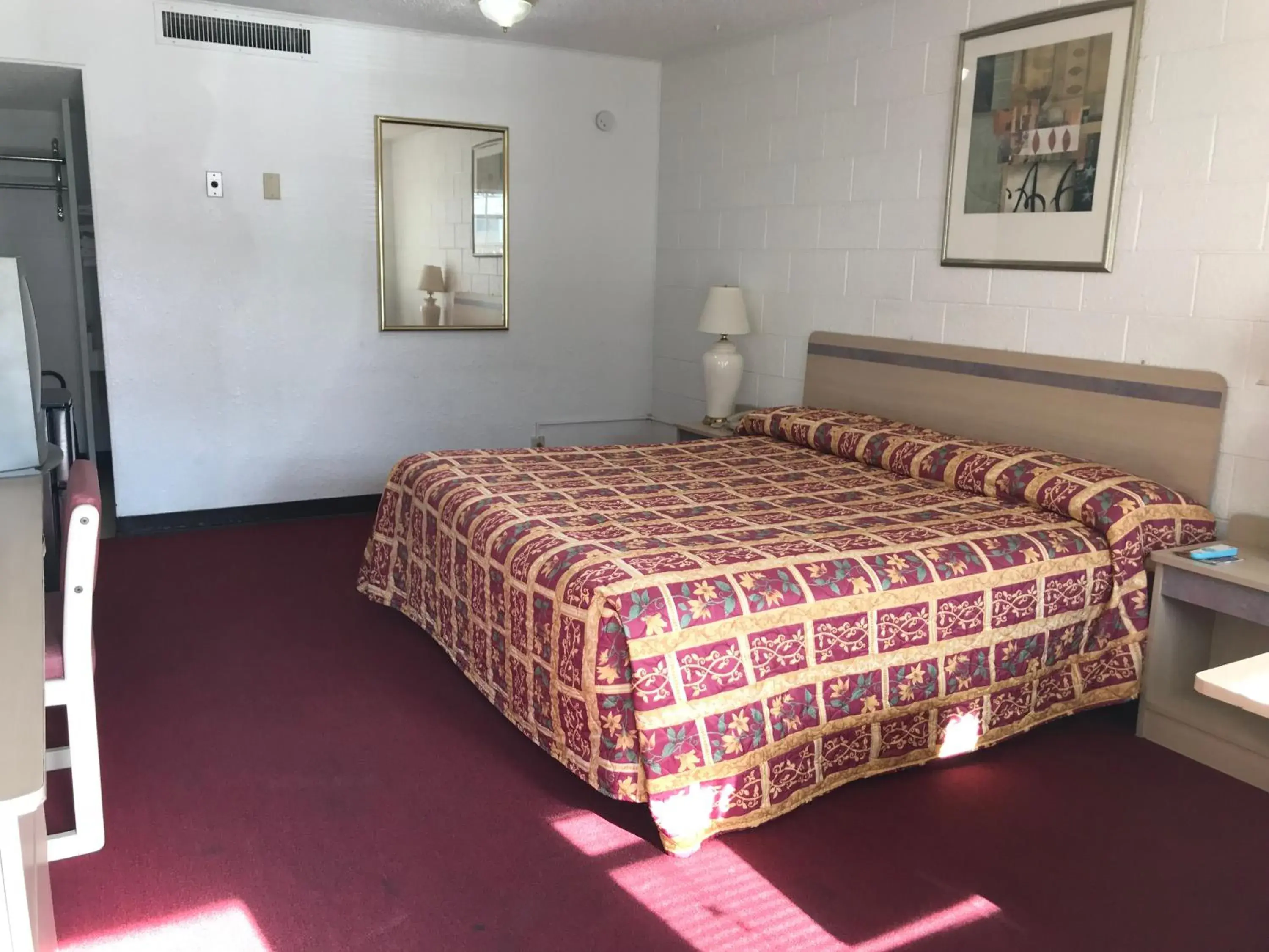 Bed in Super Lodge Motel El Paso