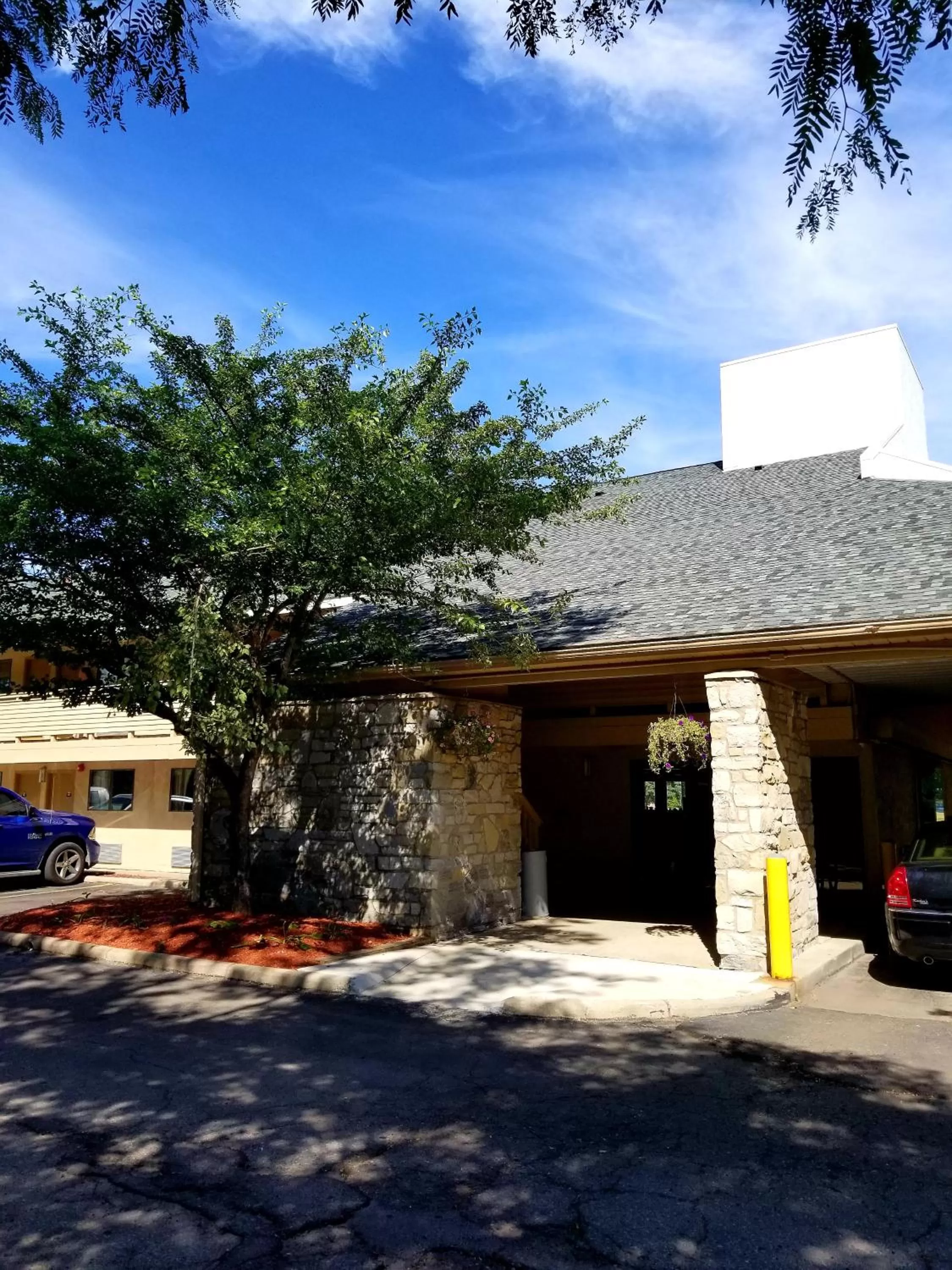 Property building in Days Inn & Suites by Wyndham Monroe