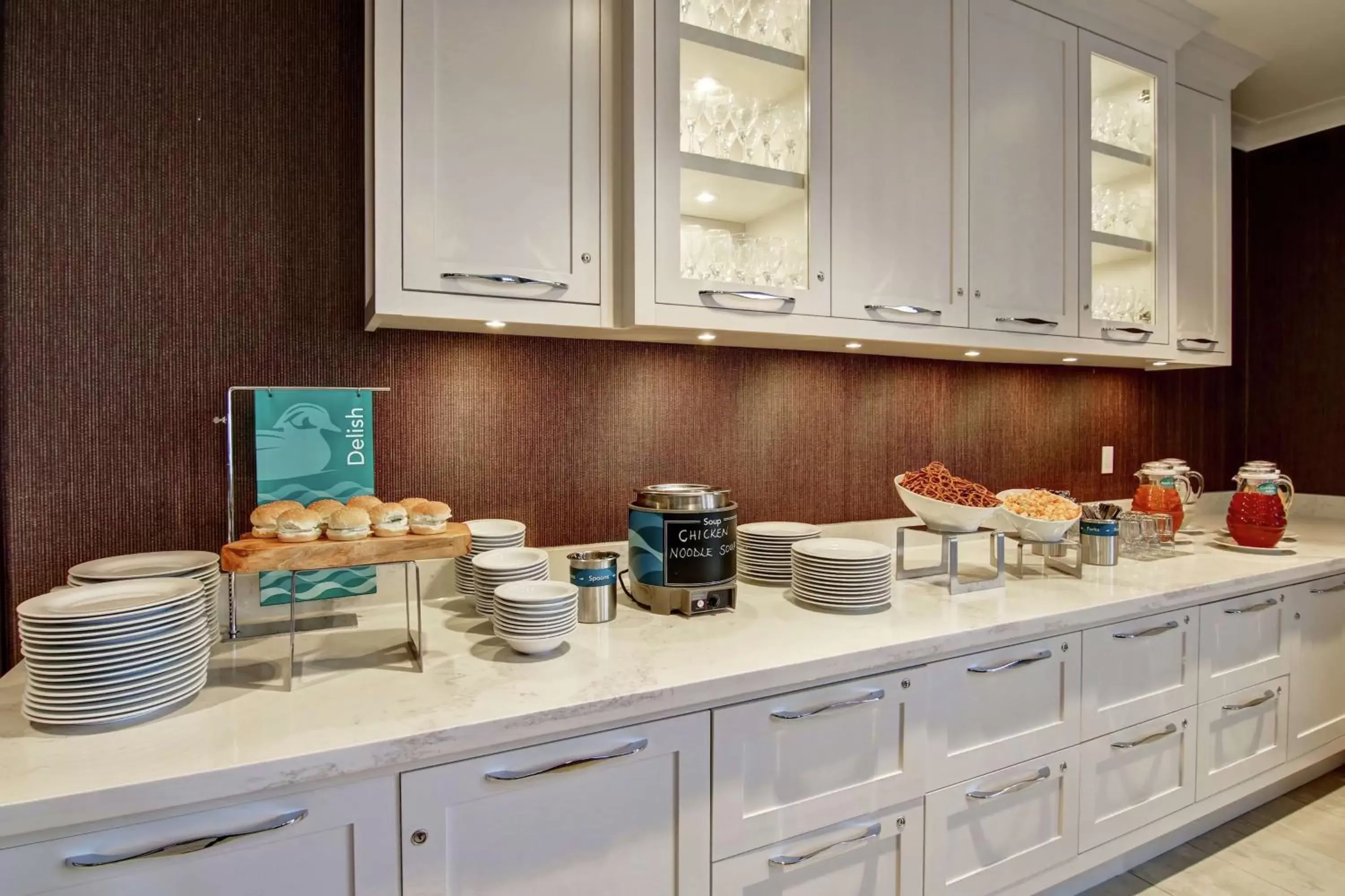 Dining area, Kitchen/Kitchenette in Homewood Suites By Hilton Ottawa Kanata