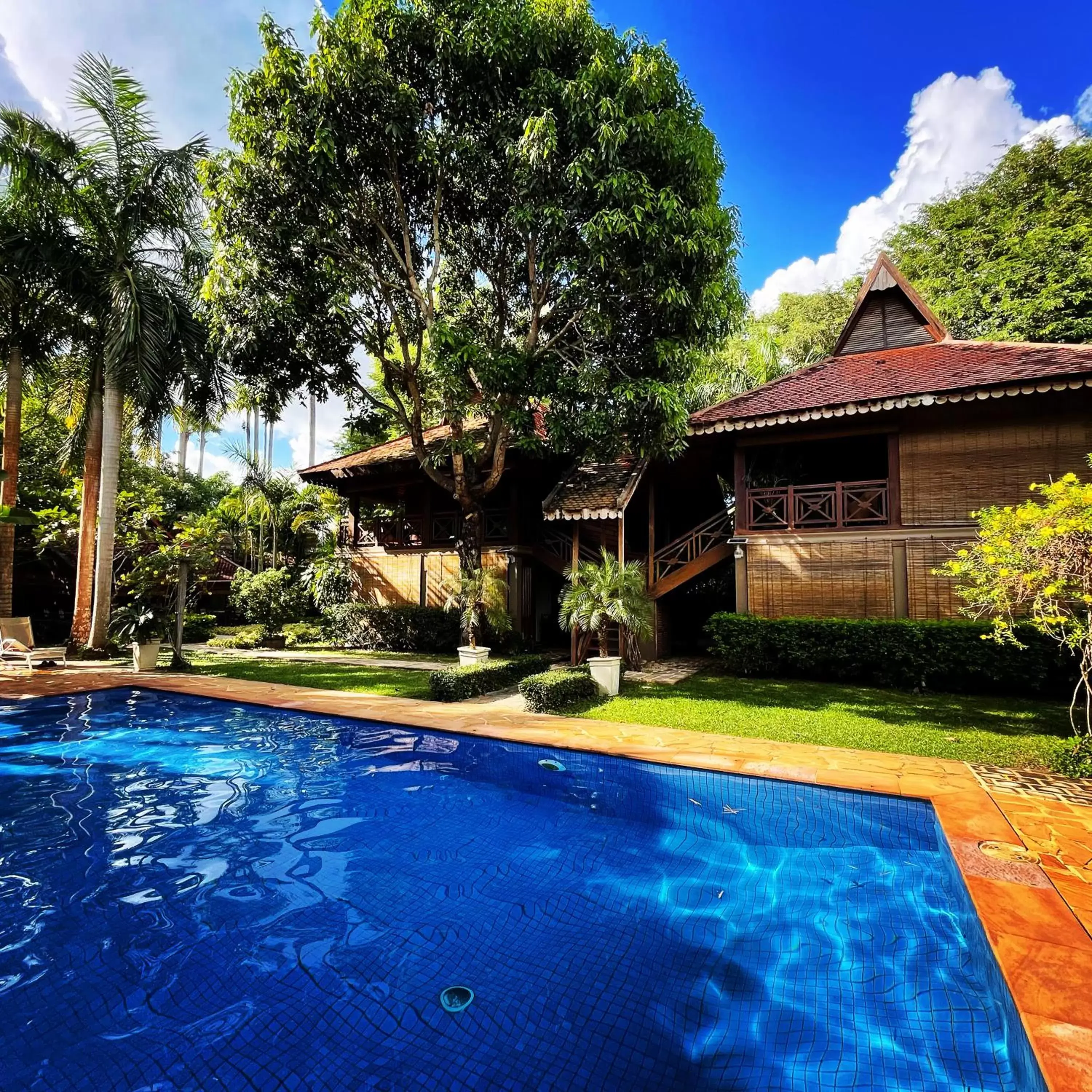 Property building, Swimming Pool in La Palmeraie D'angkor