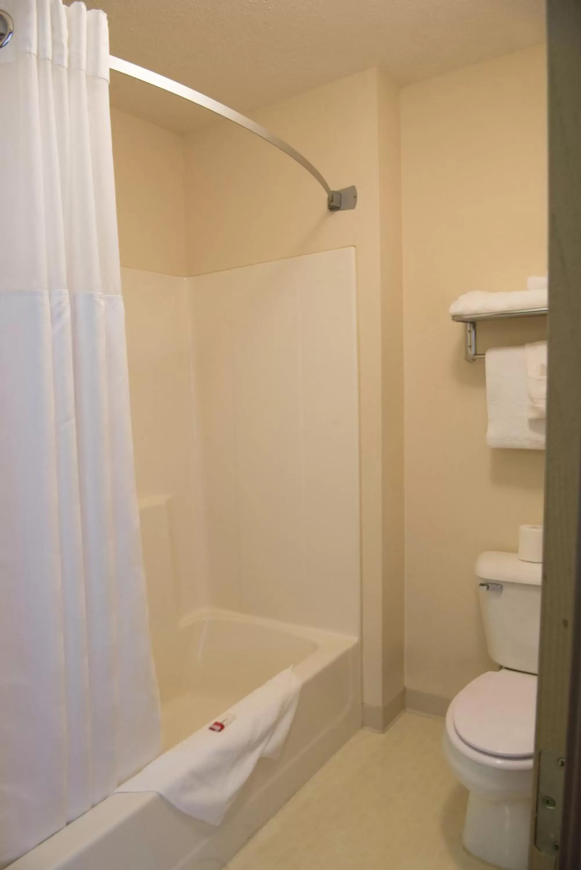 Bathroom in Summerset Hotel and Suites Rapid City West