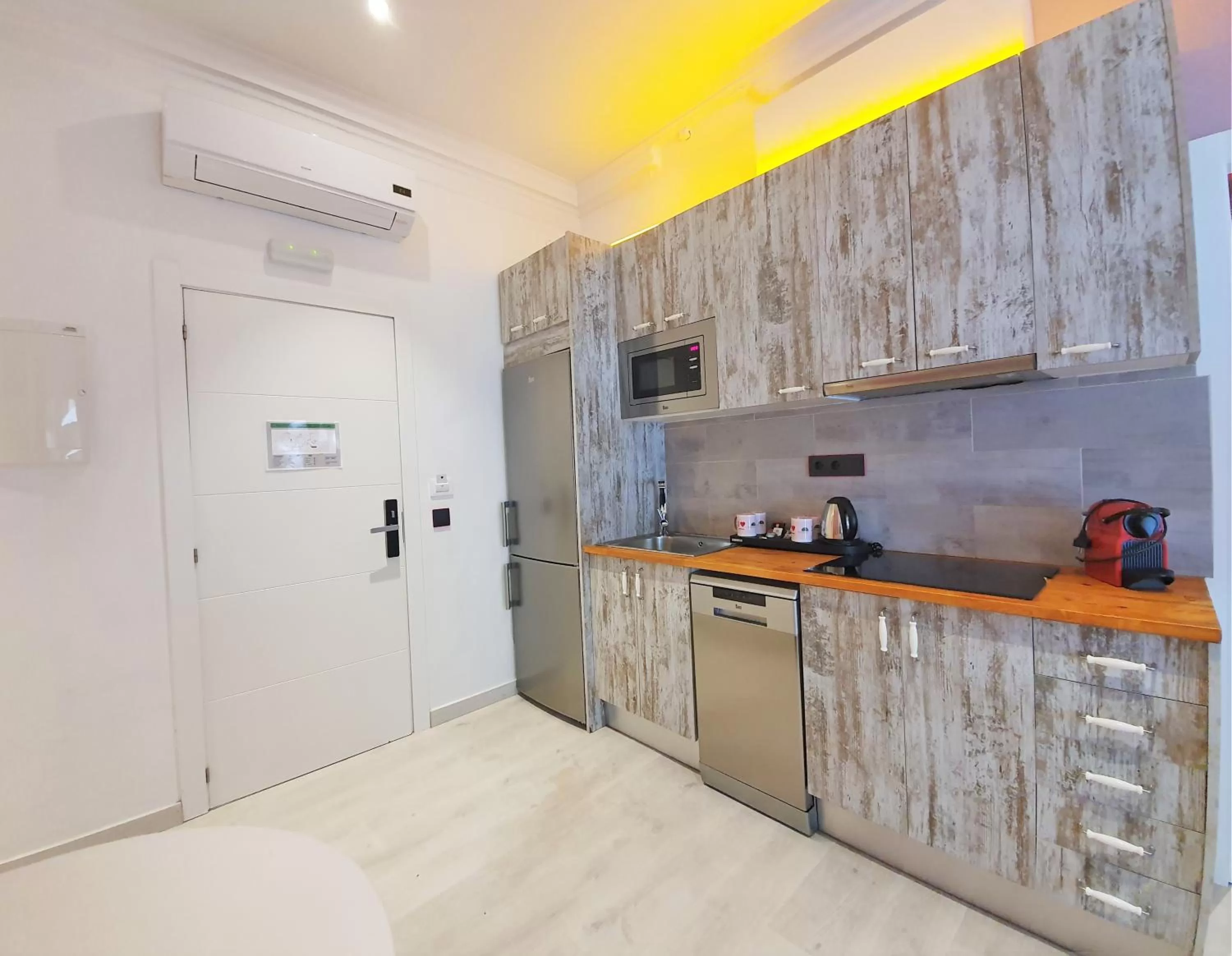 Kitchen or kitchenette in DreamKeys Barcelona City