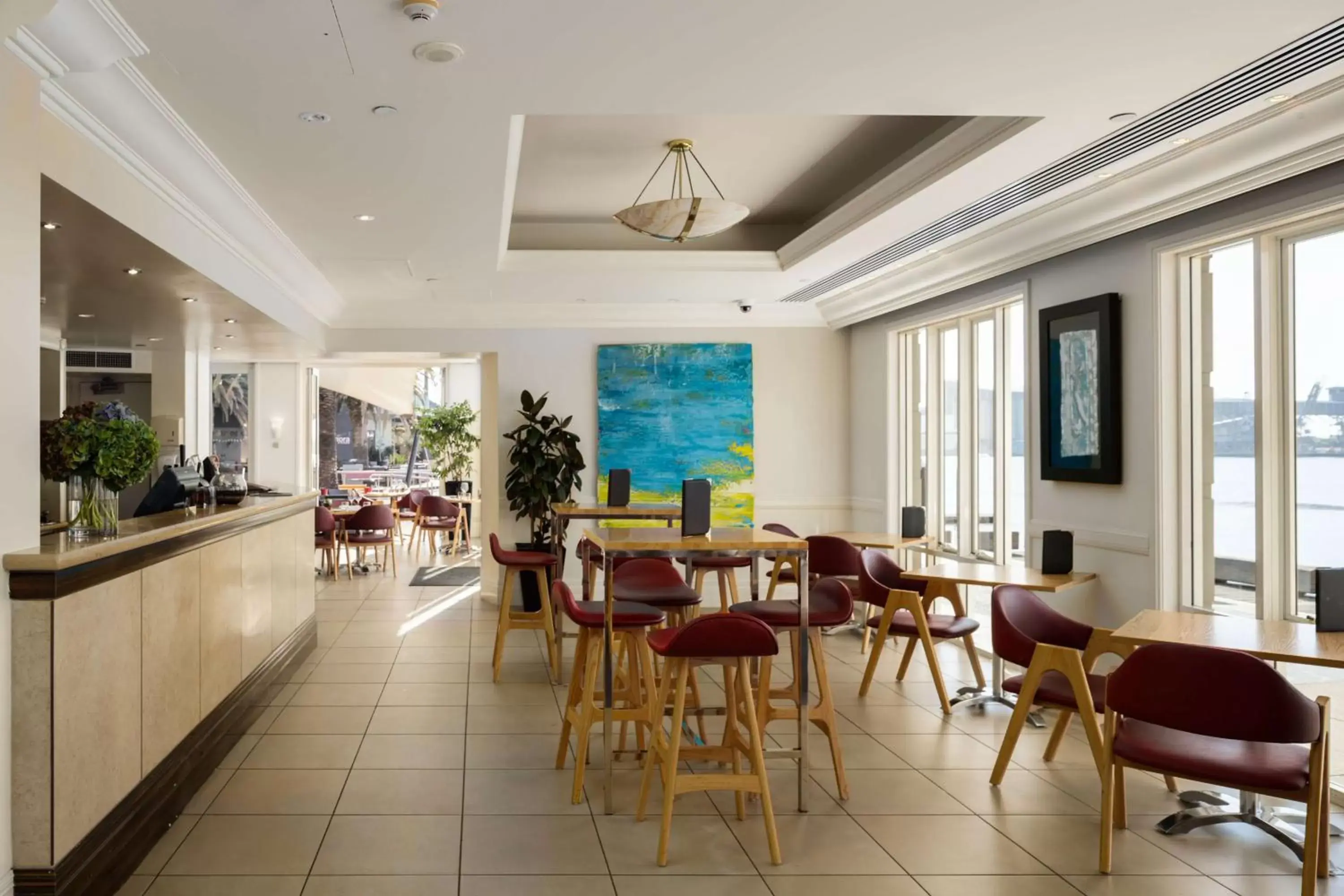 Lounge or bar, Restaurant/Places to Eat in Rydges Newcastle