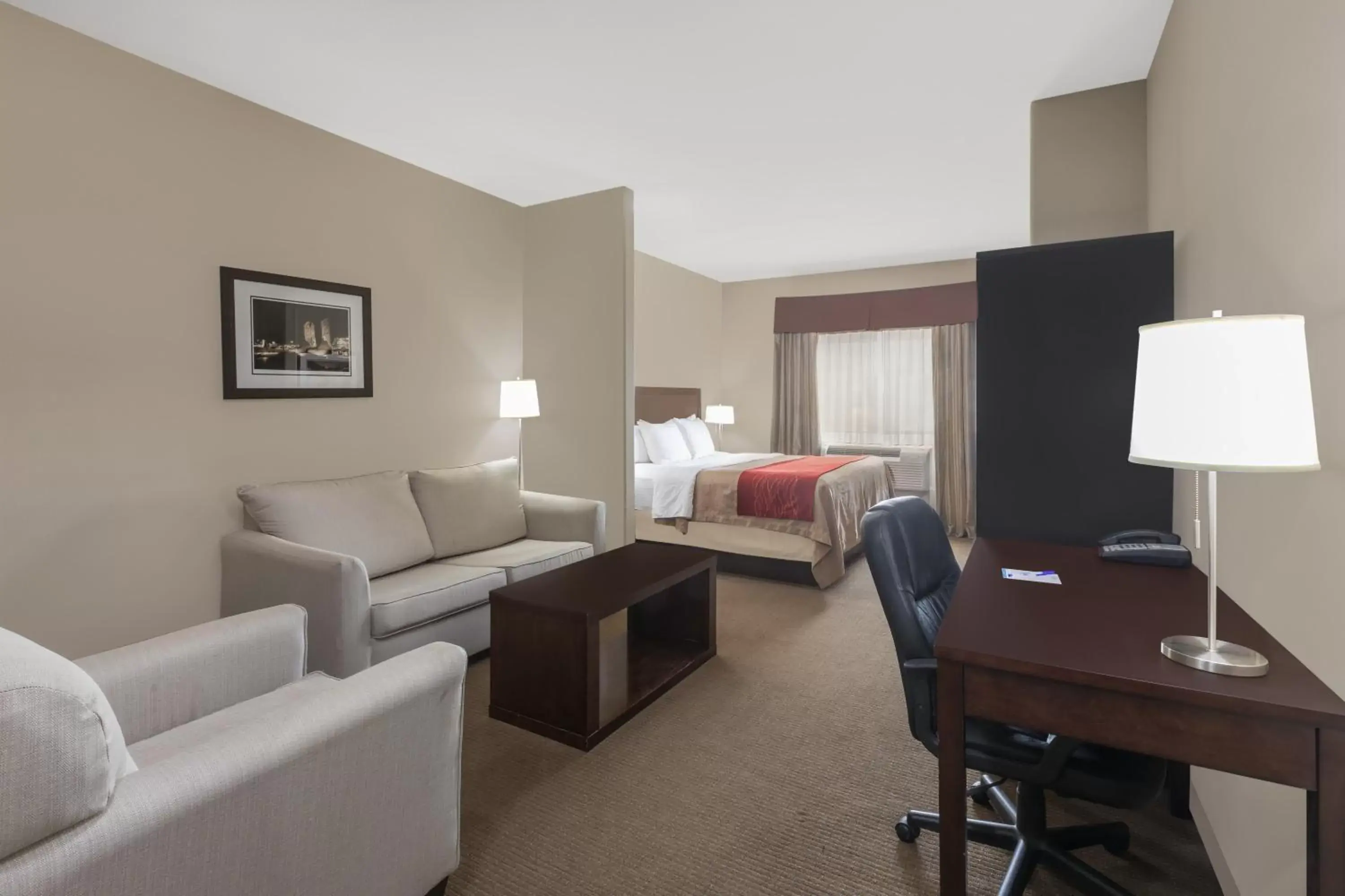 Bedroom, Seating Area in Baymont by Wyndham Columbus