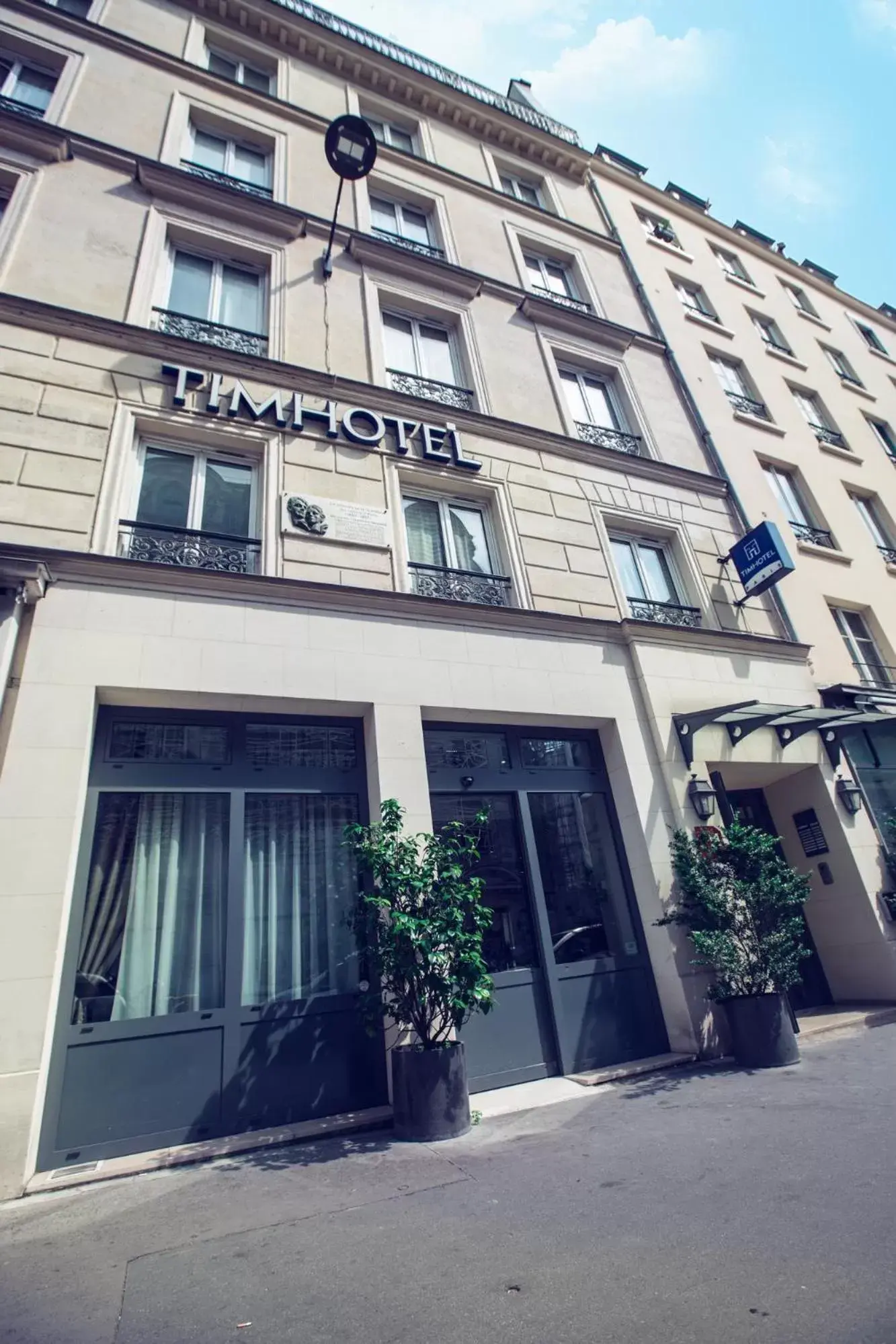 Facade/entrance, Property Building in Timhotel Le Louvre