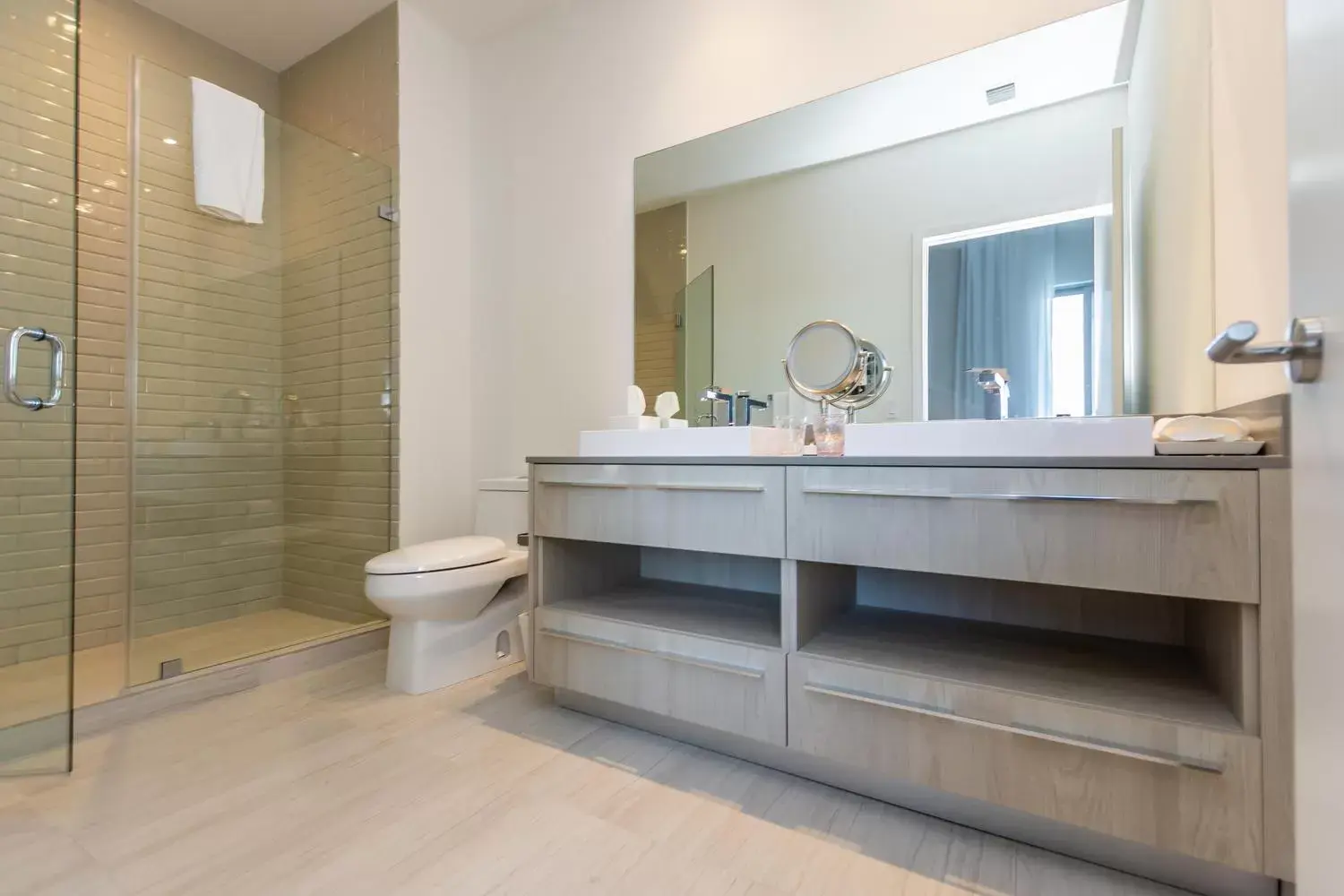 Apartment with Intracoastal Waterway and City View in Amazing Apartments at H Beach House Apartment with Intracoastal Waterway and City View in Amazing Apartments at H Beach House