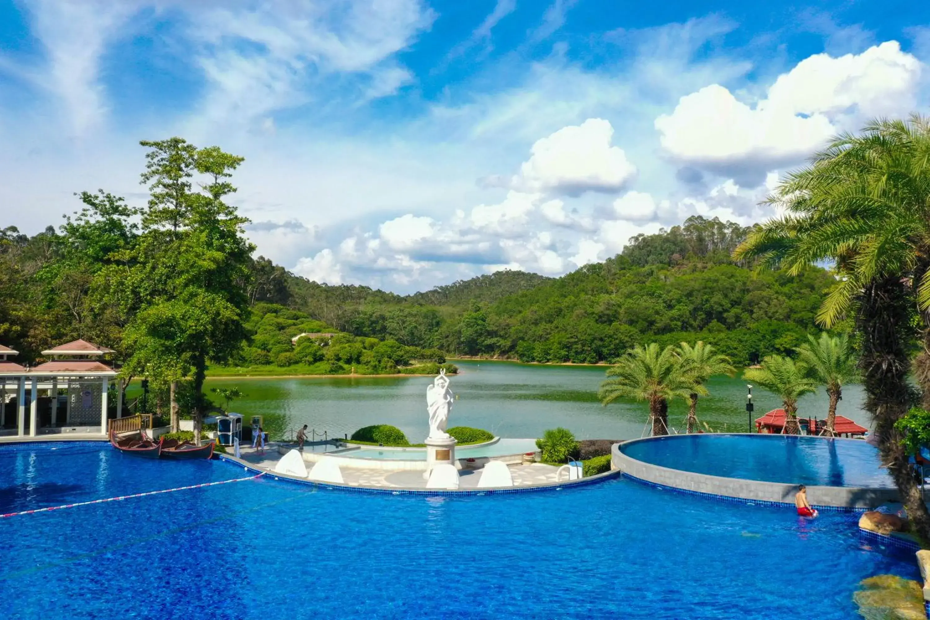 Swimming Pool in Goodview Hotel Sangem Tangxia