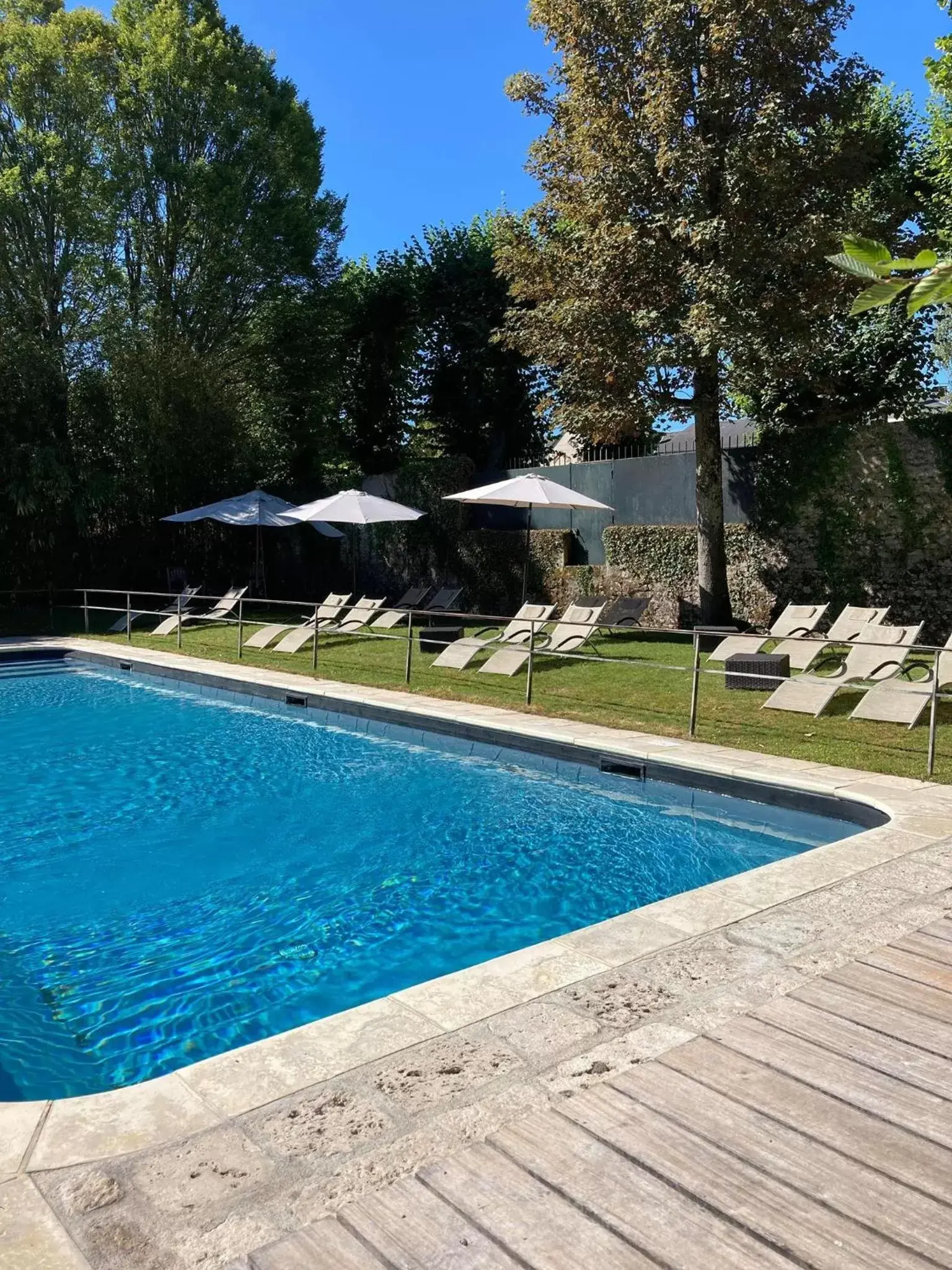 Summer, Swimming Pool in L'écu de Bretagne