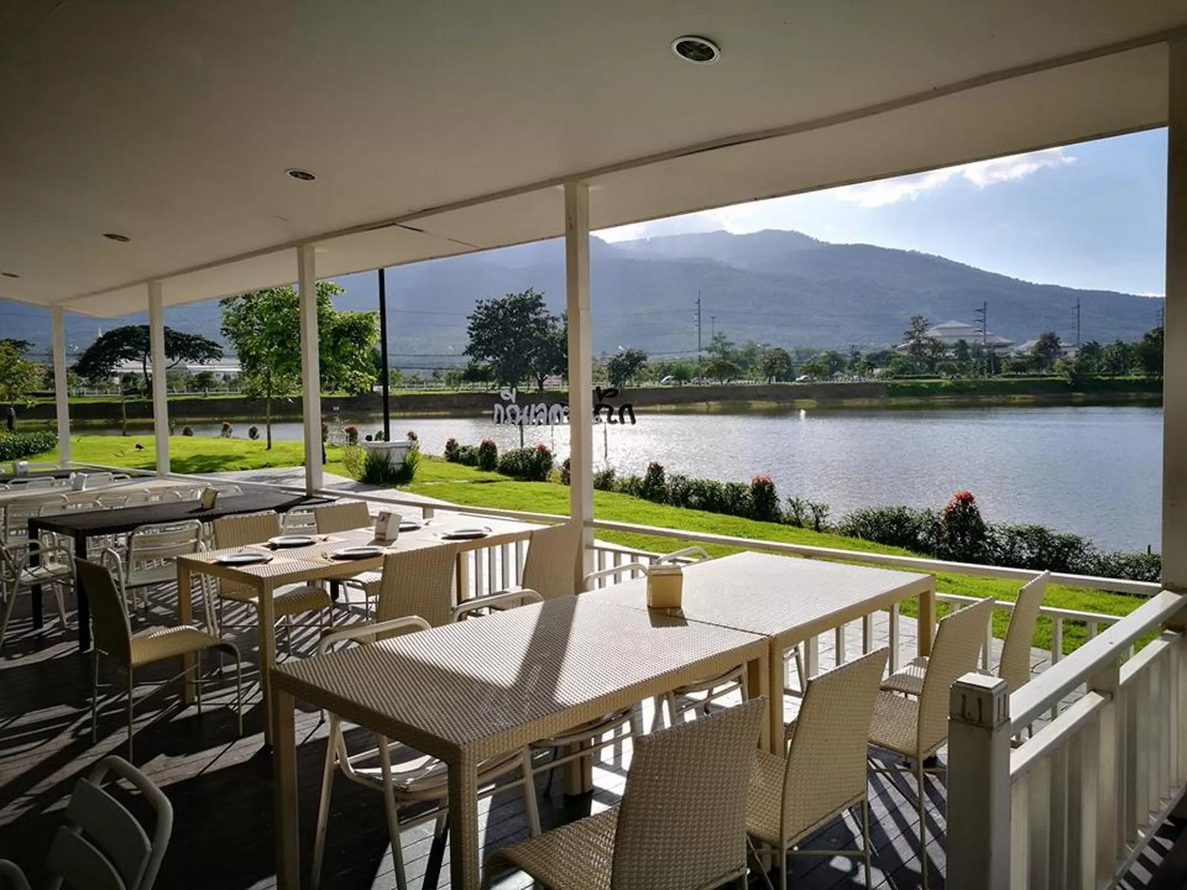 Restaurant/places to eat in Green Lake Resort - SHA Extra Plus Certified