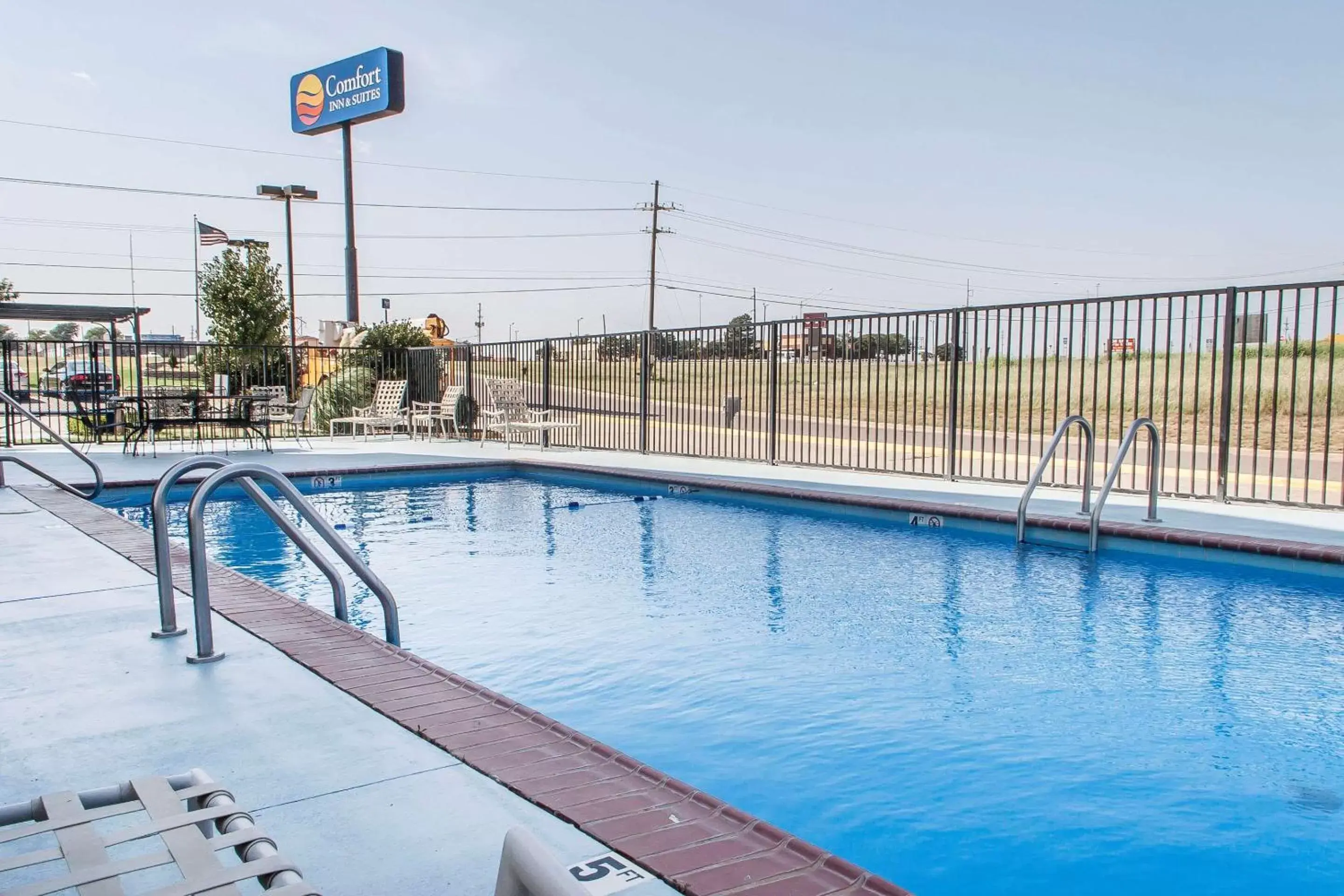Pool view, Swimming Pool in Comfort Inn & Suites