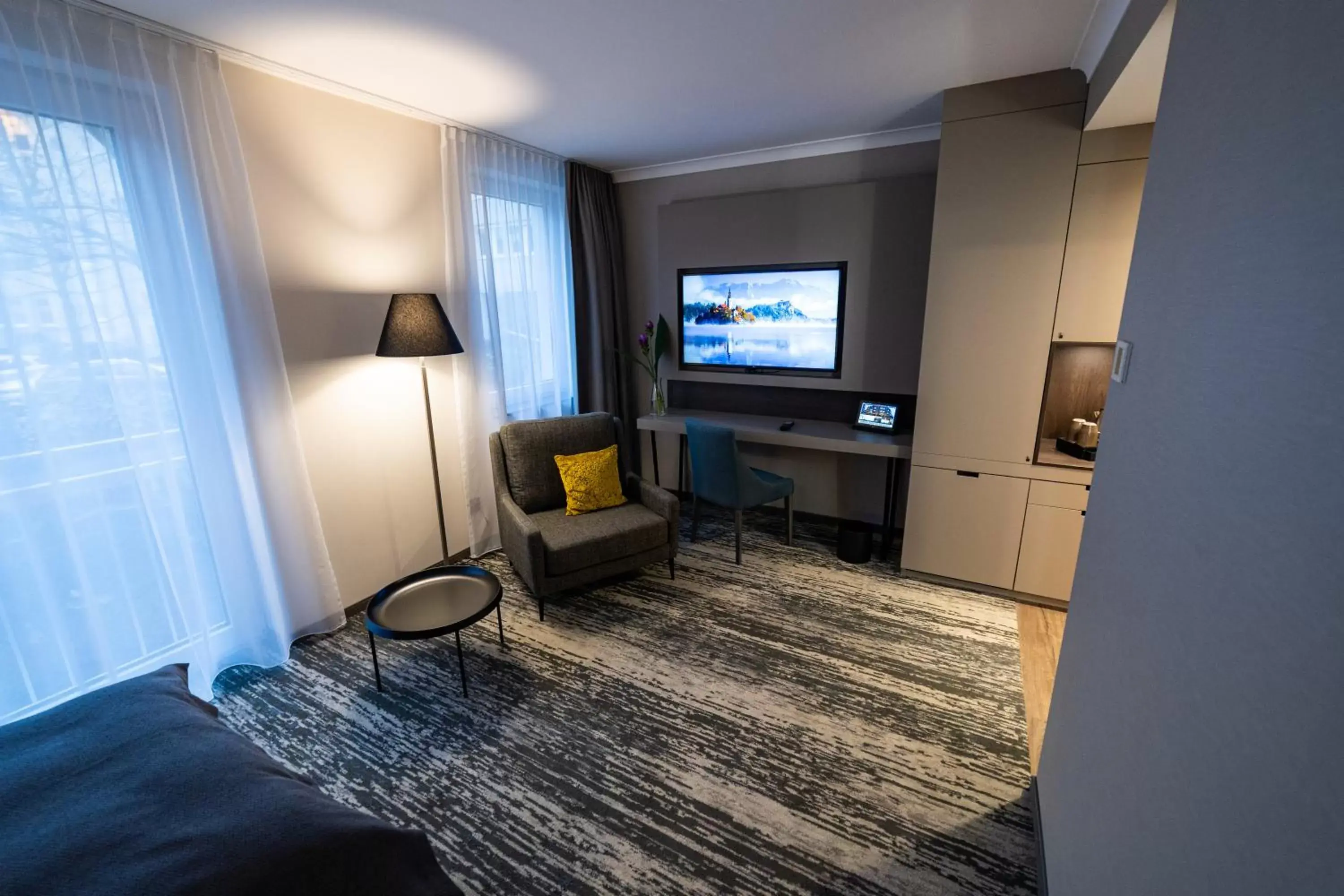 TV and multimedia, TV/Entertainment Center in Kranz Parkhotel