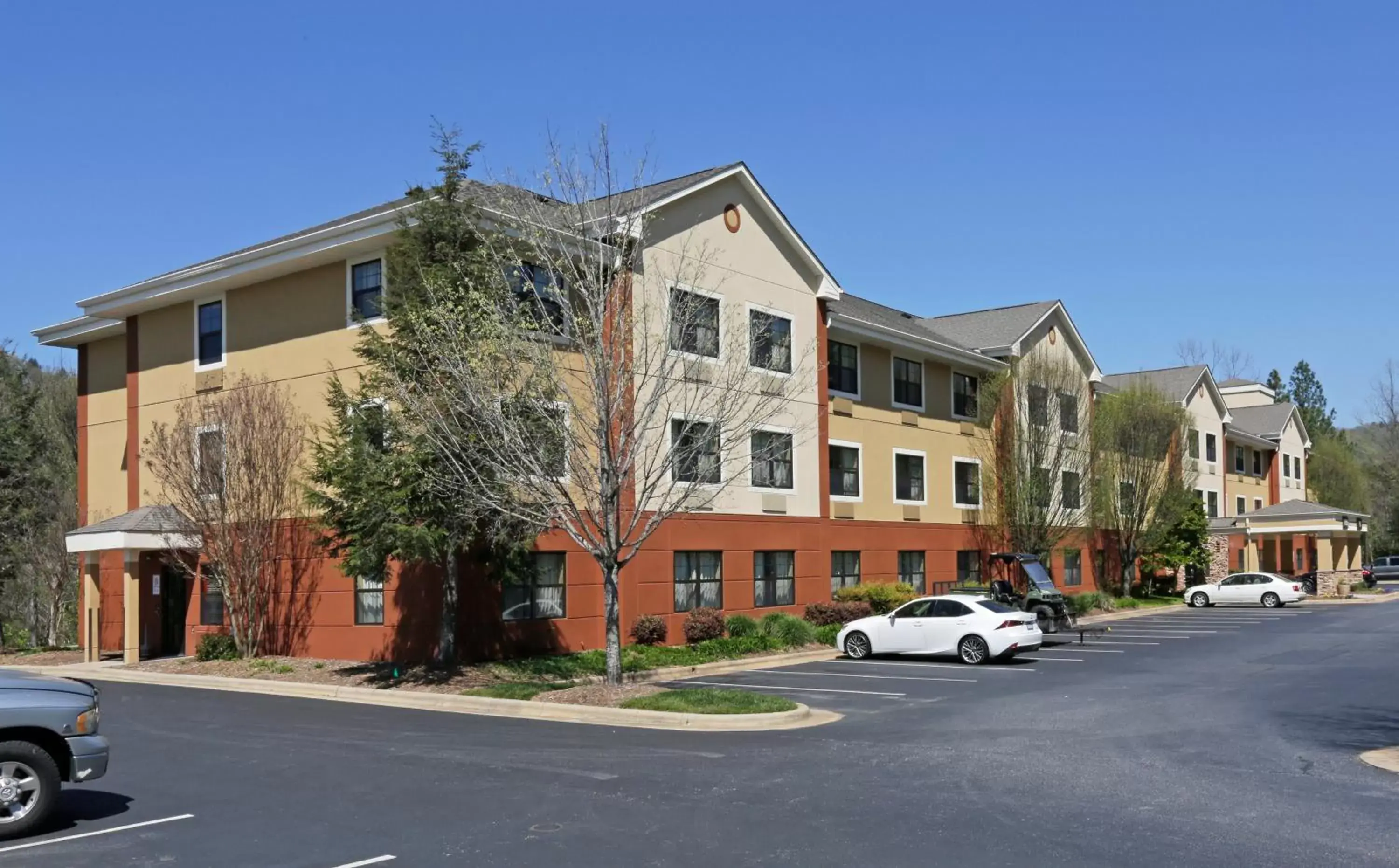 Property Building in Extended Stay America Suites - Asheville - Tunnel Rd