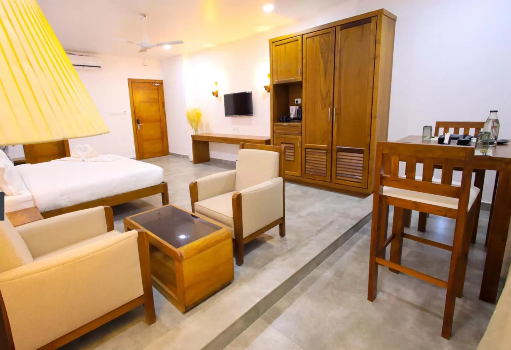 Dining area in HOTEL WHITE HOUSE, Munnar