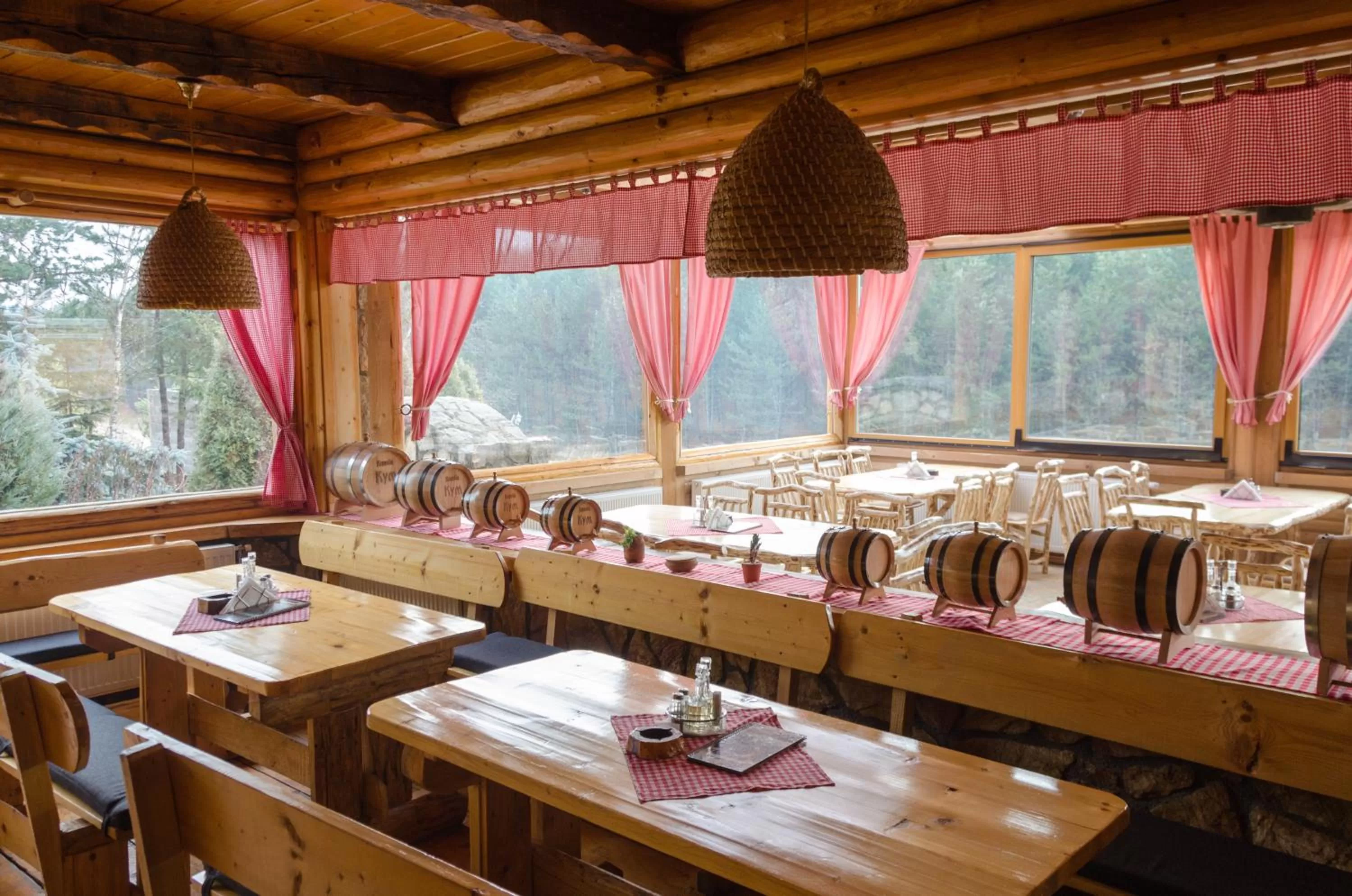 Restaurant/places to eat in Etno naselje KUM