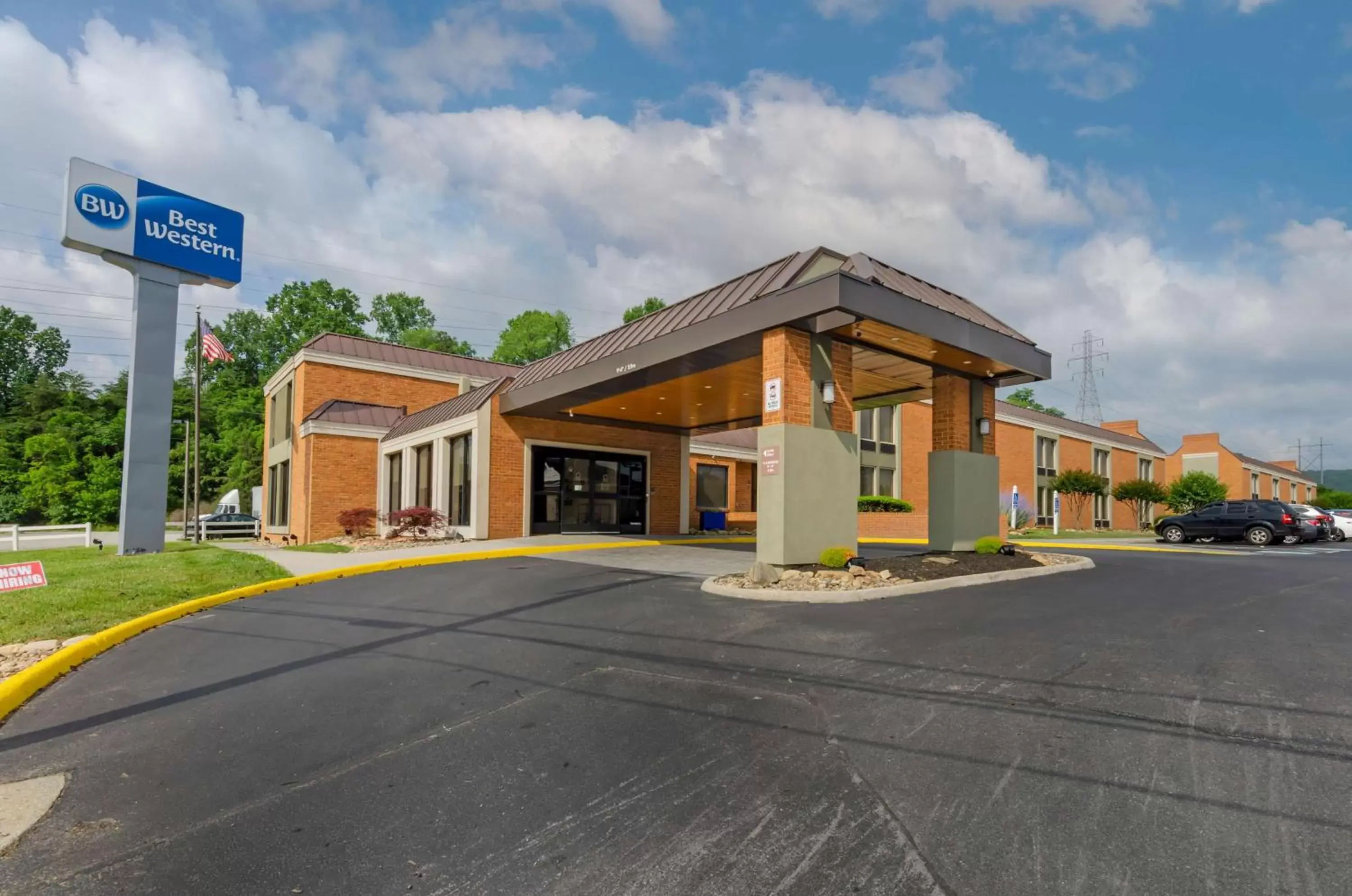 Property building in Best Western North Roanoke Property building in Best Western North Roanoke
