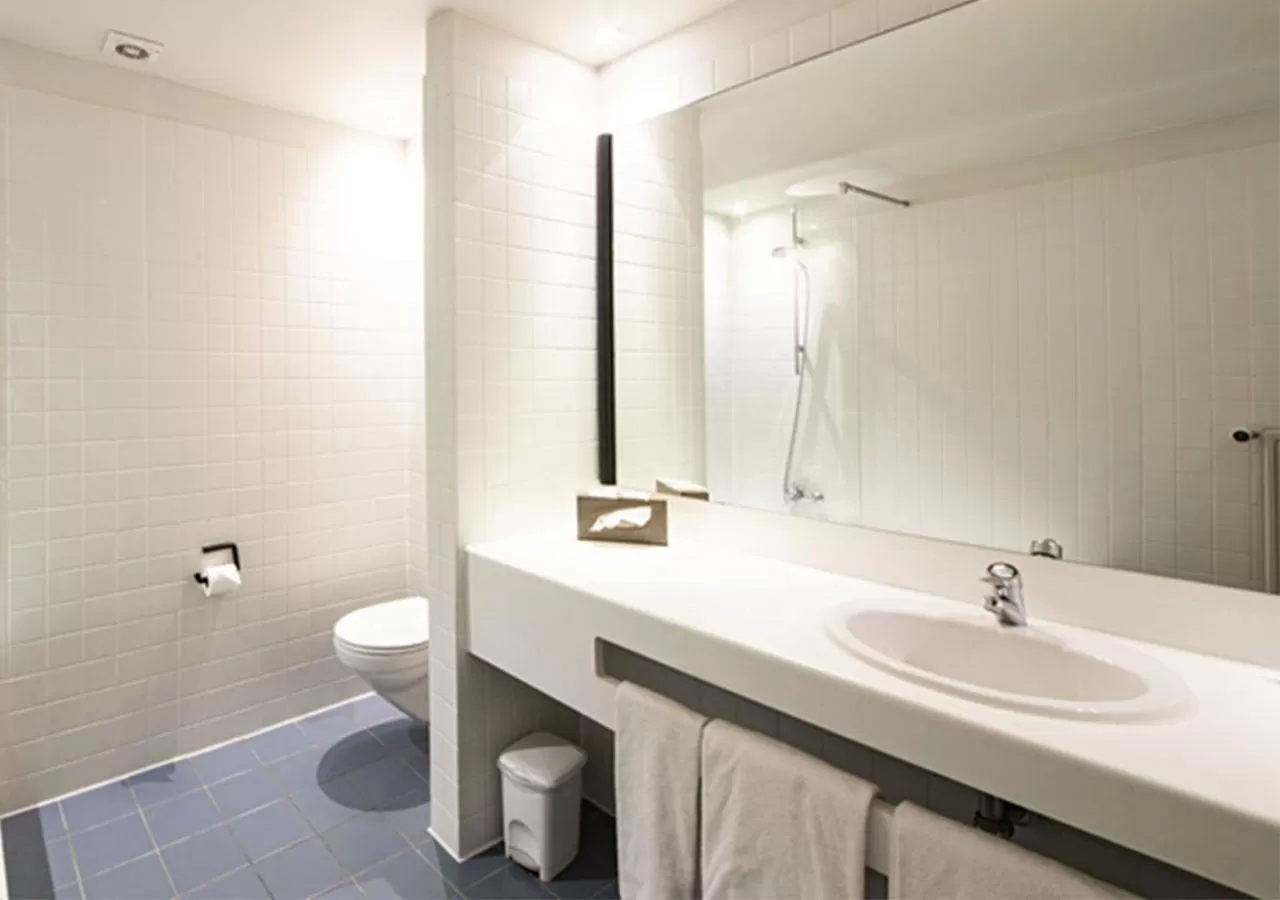 Bathroom in Hotel Cortina