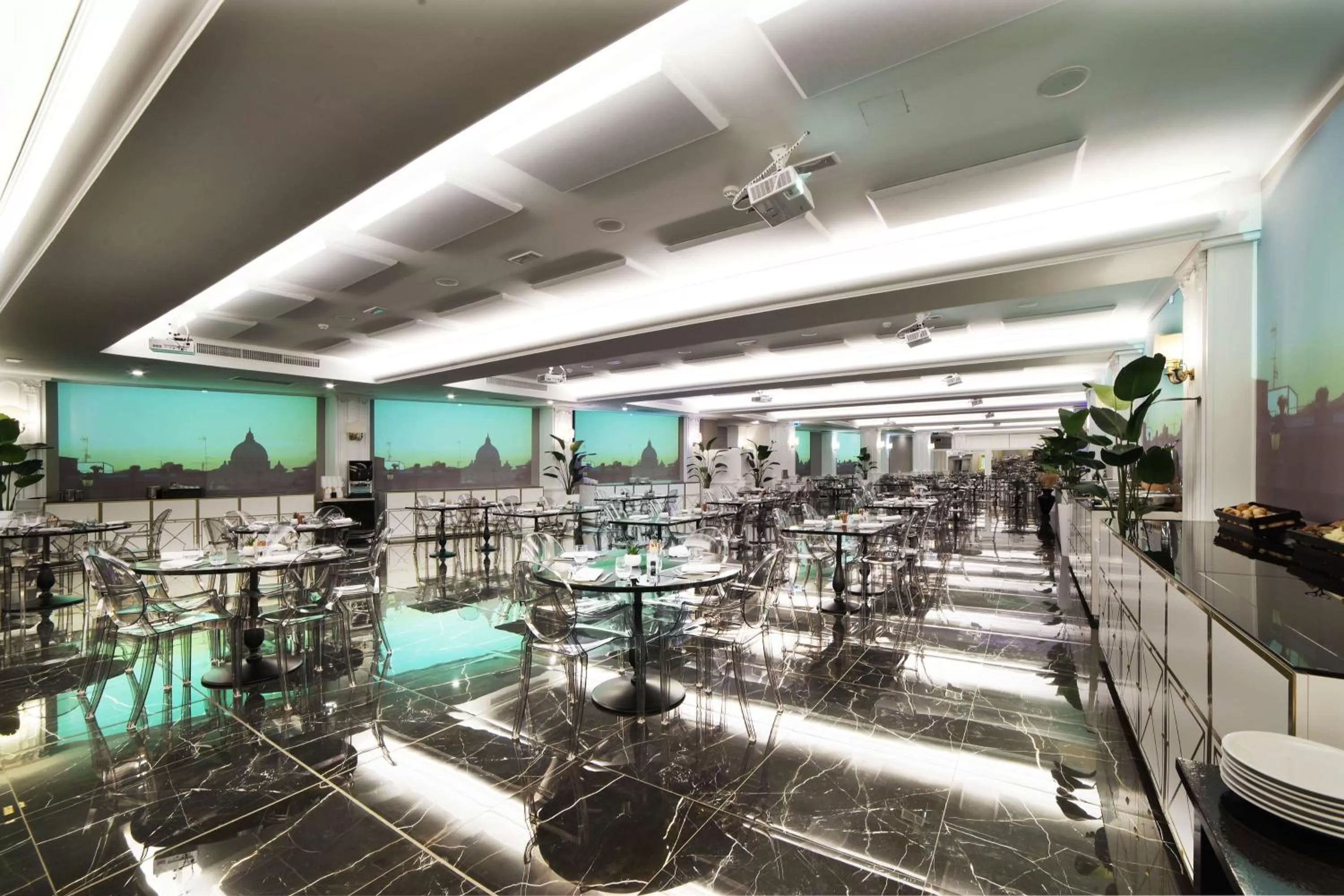 Meeting/conference room in Radisson Blu GHR Rome