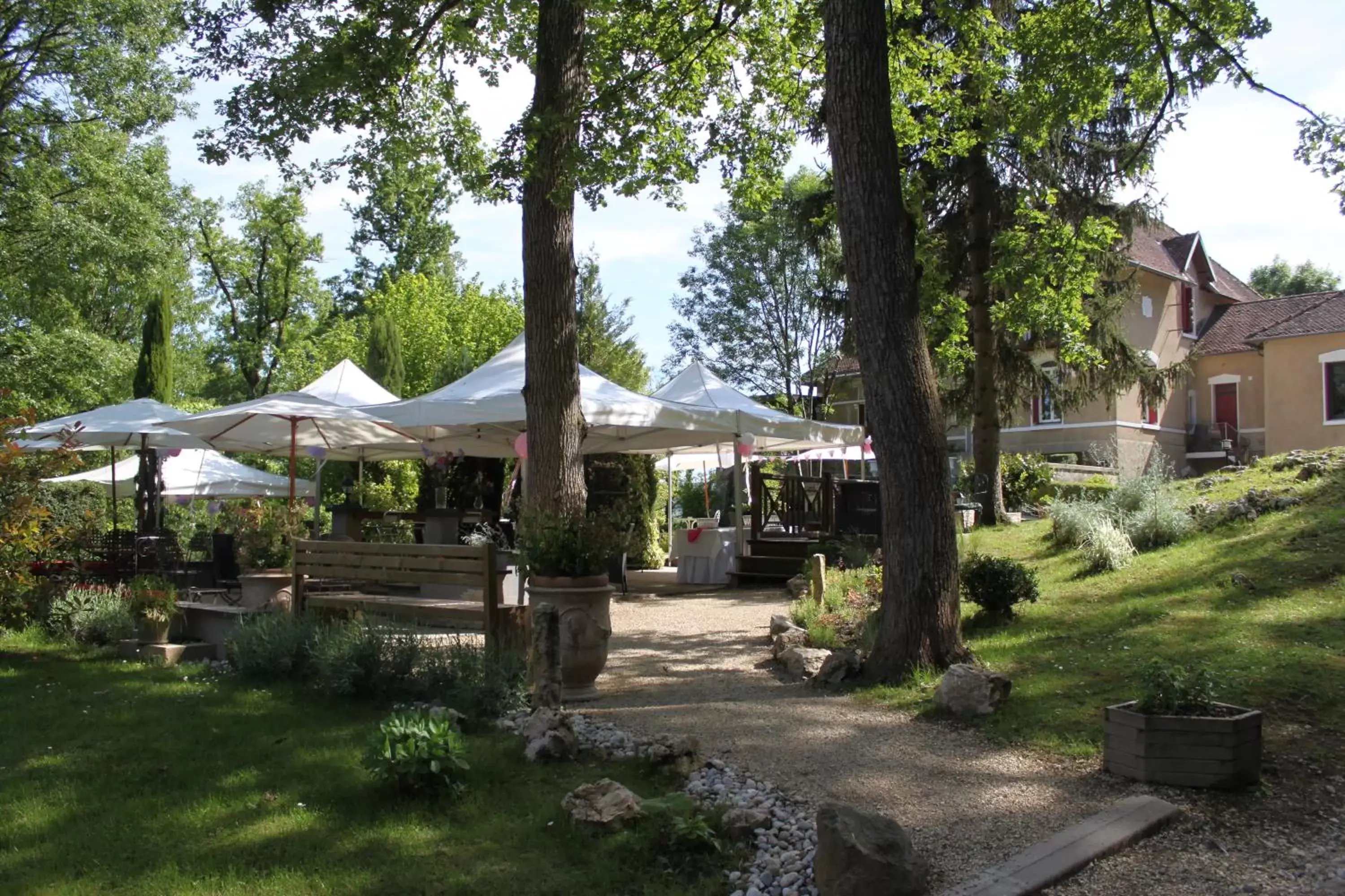 Patio in La Garenne de Morestel