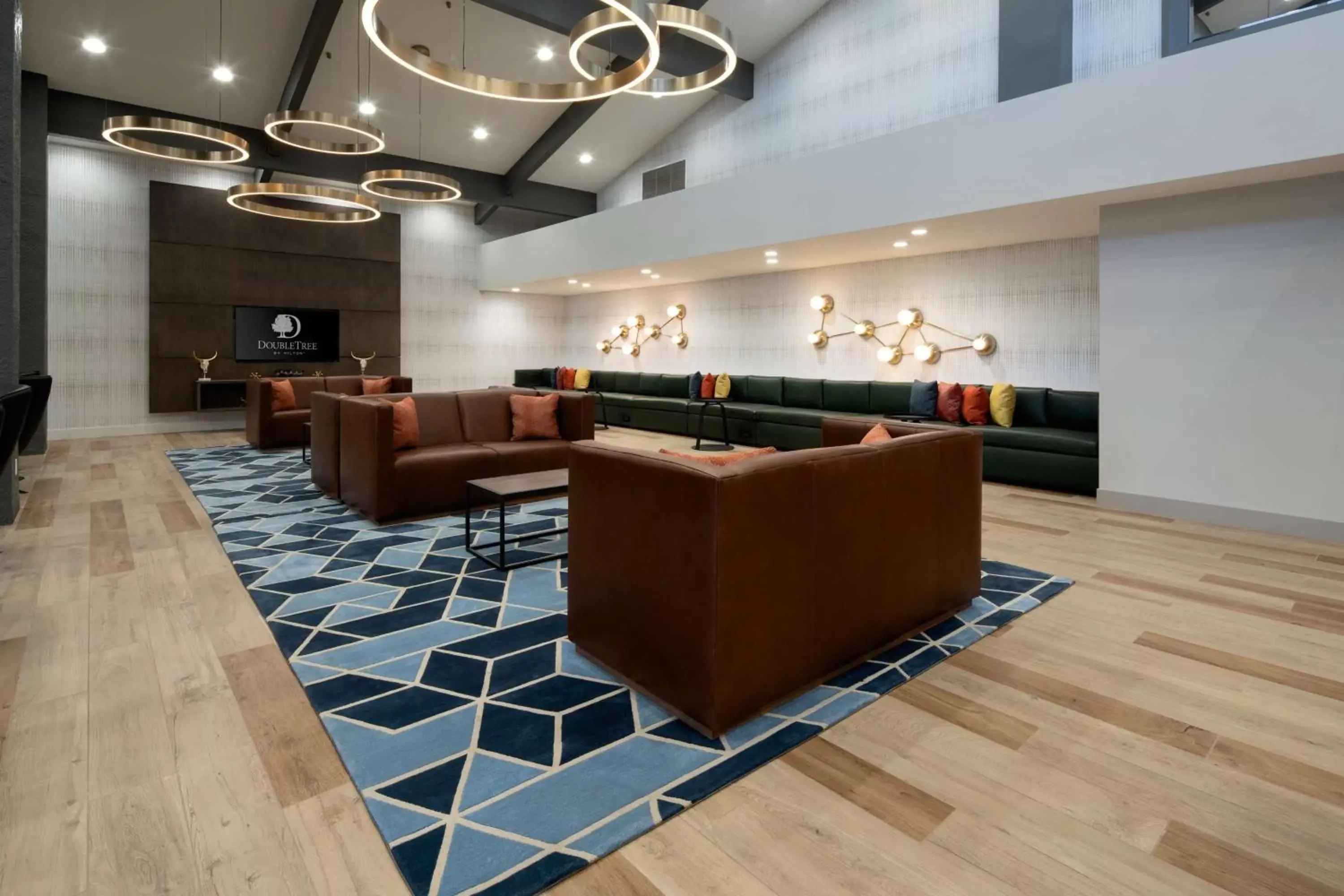 Lounge or bar, Lobby/Reception in DoubleTree by Hilton Bakersfield