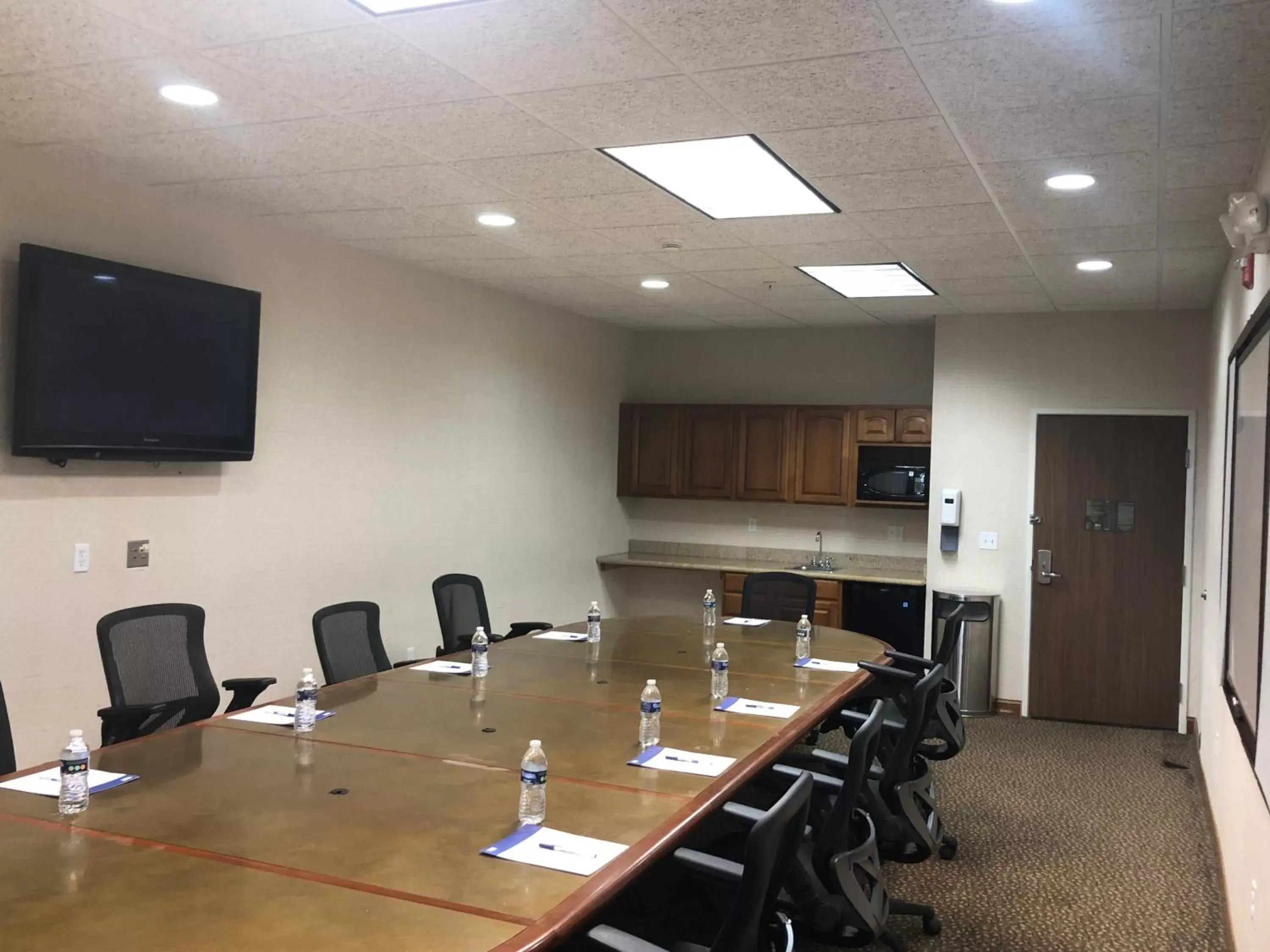 Meeting/conference room in Holiday Inn Express Hotel & Suites Lansing-Dimondale, an IHG Hotel