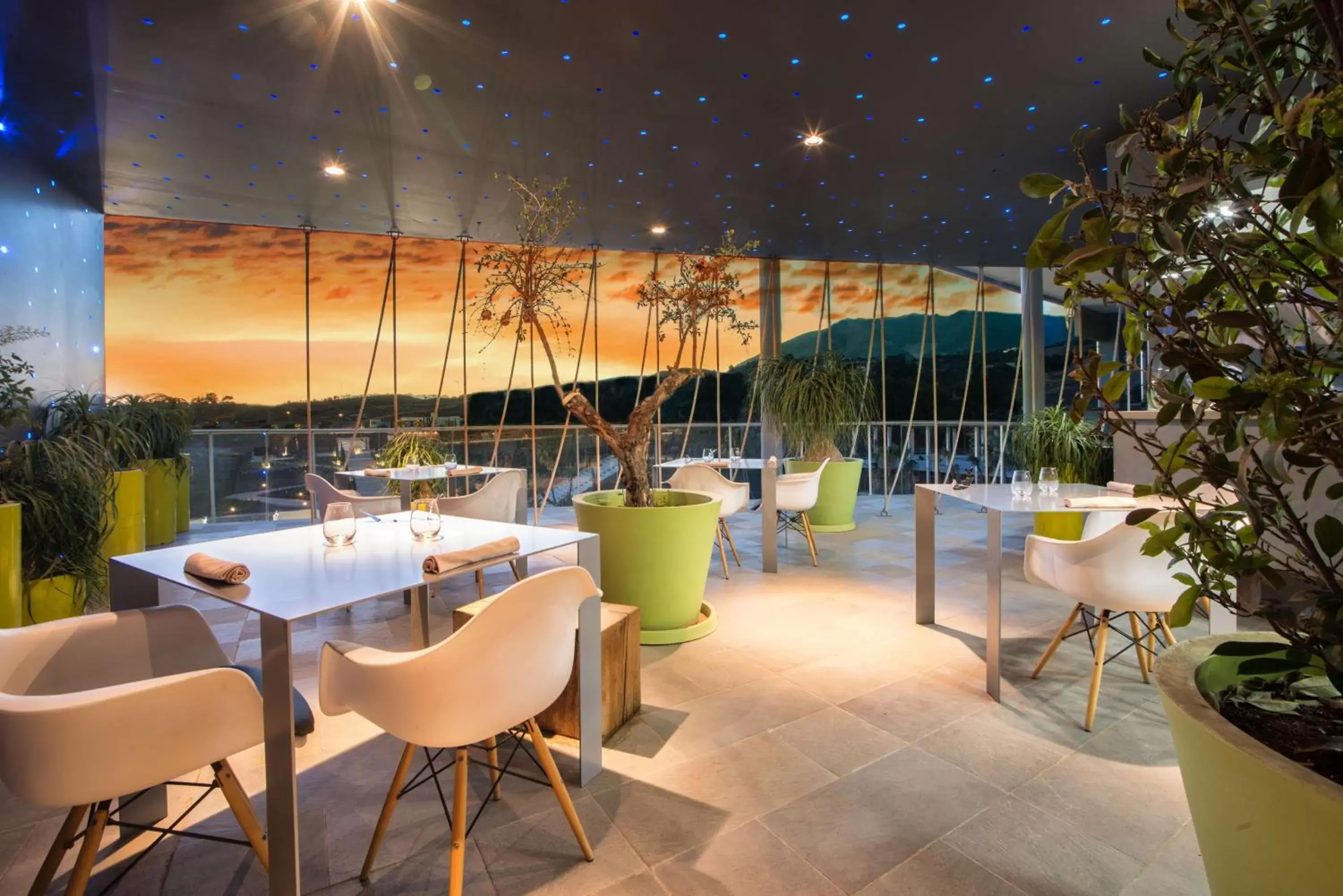 Restaurant/Places to Eat in Higuerón Hotel Curio Collection by Hilton