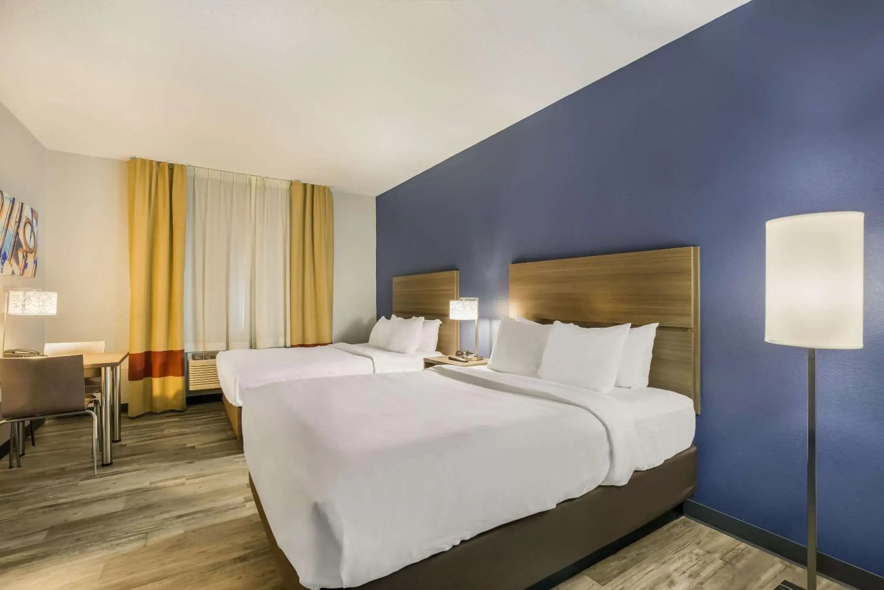 Bedroom, Bed in MainStay Suites Joliet I-80