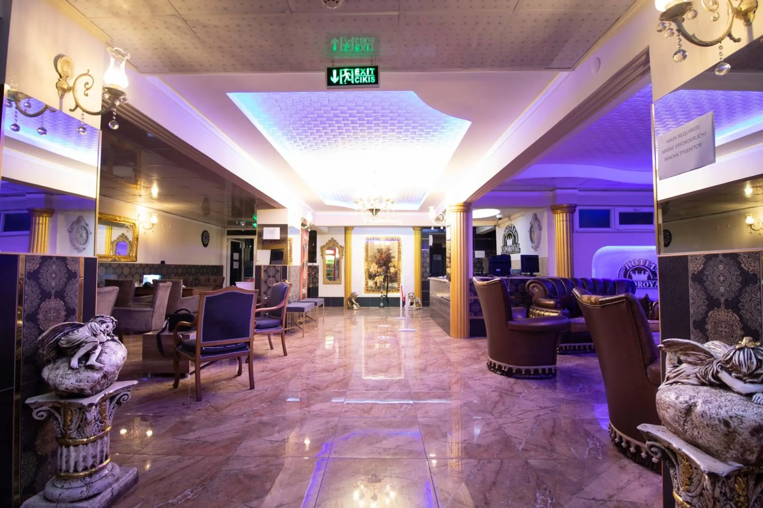 Lobby or reception in Exporoyal Hotel