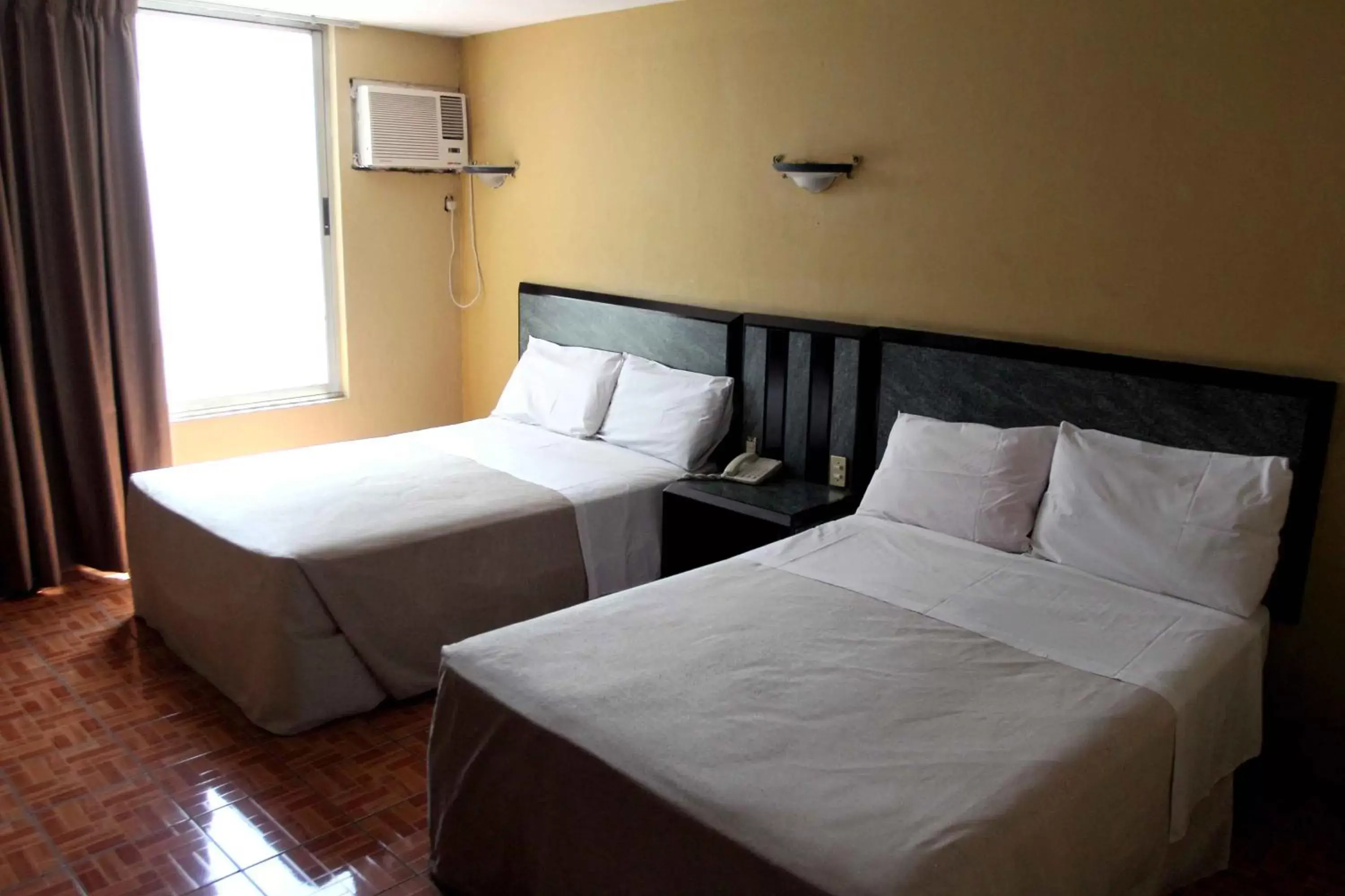 Bedroom, Bed in Hotel Universo