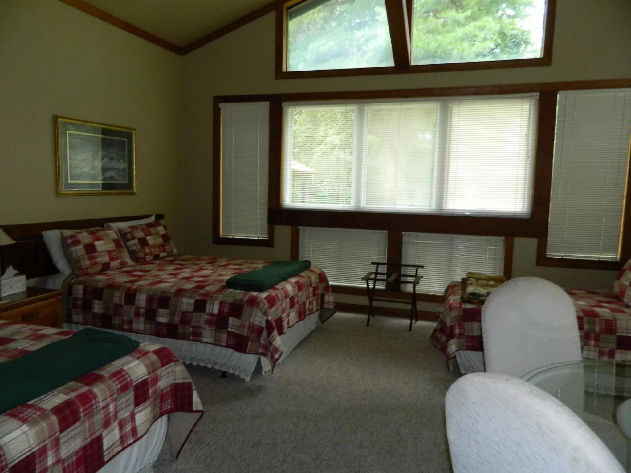 Bed in Bent Mountain Lodge Bed And Breakfast, Inc.