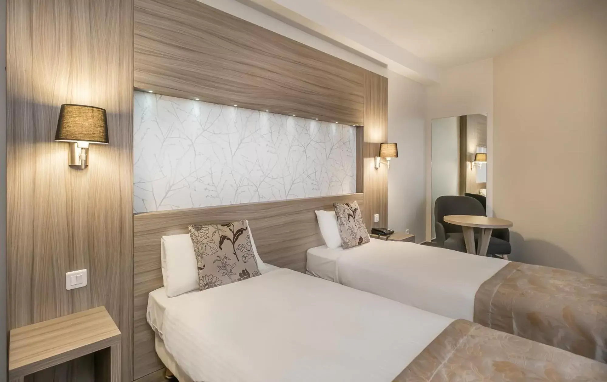 Double Room in Charme Hôtel, Montbéliard Sud Double Room in Charme Hôtel, Montbéliard Sud