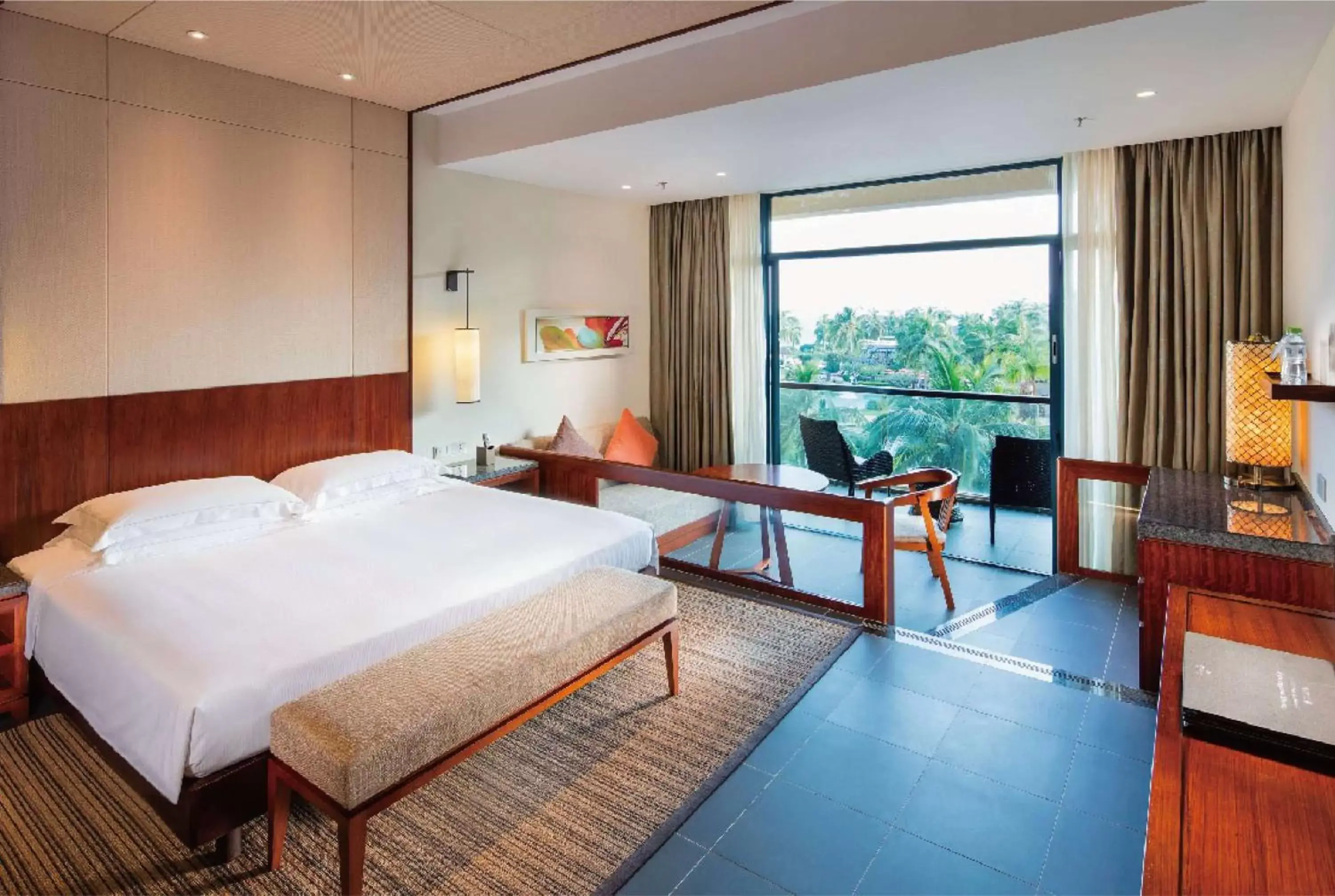 Bed in Hilton Sanya Yalong Bay Resort & Spa