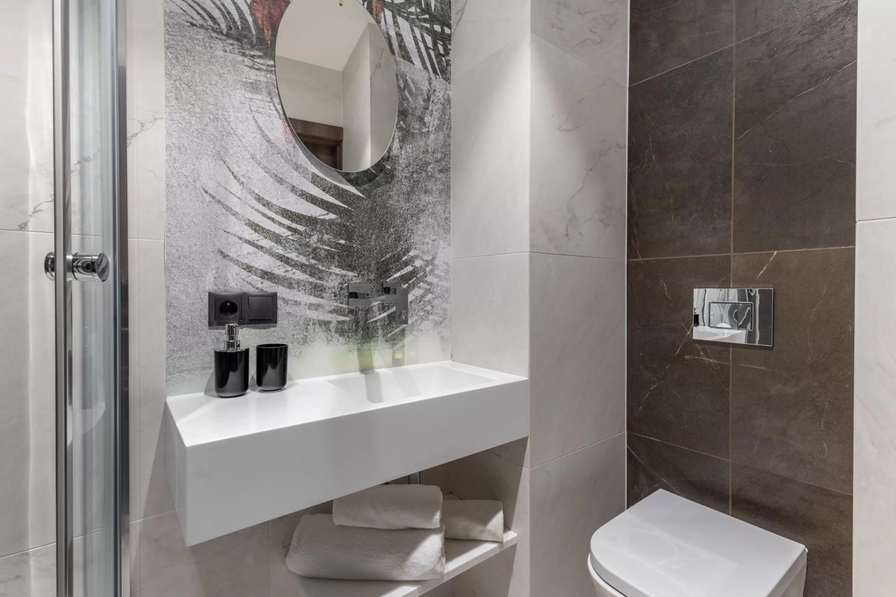 Shower in Hotel Zoo by Afrykarium Wroclaw