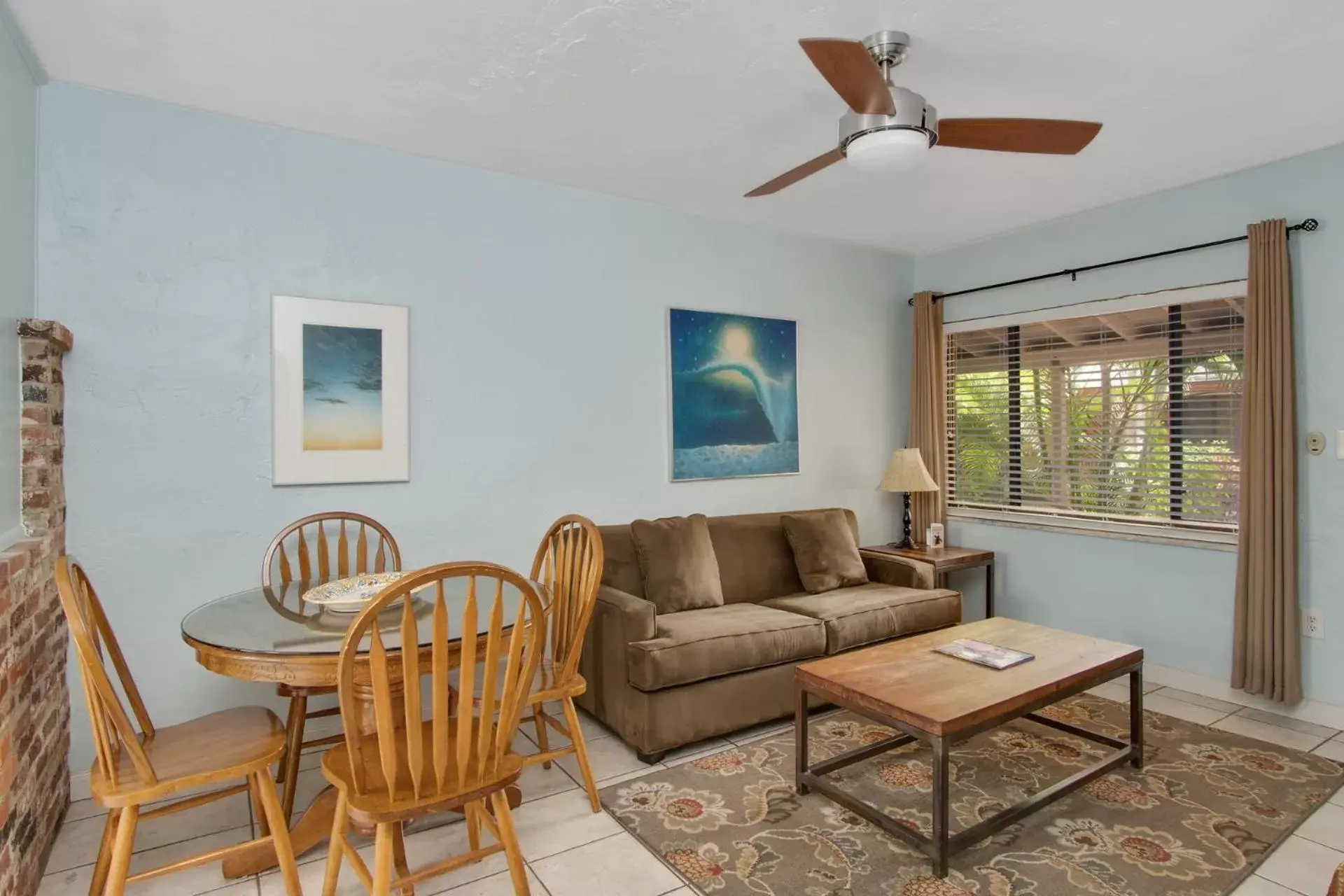 Living room, Seating Area in Beach Place Guesthouses