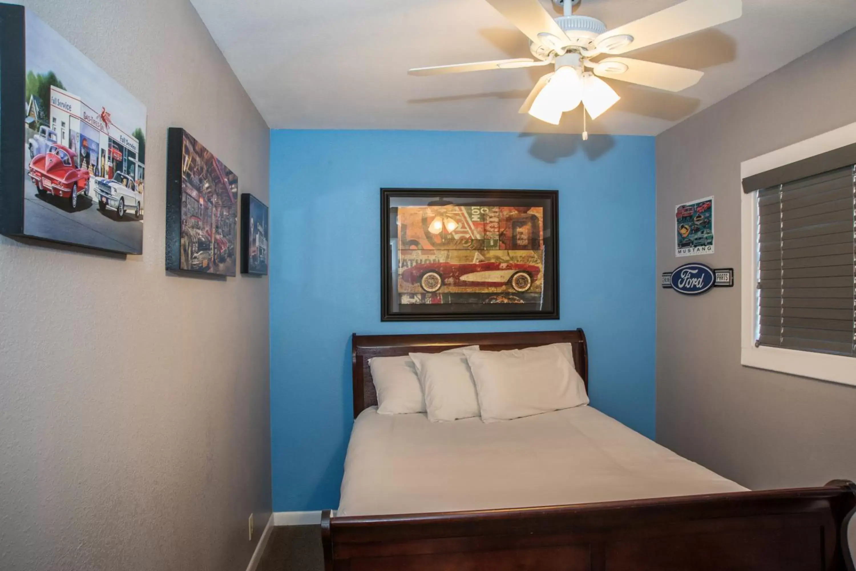 Seating Area in Historic Route 66 Motel