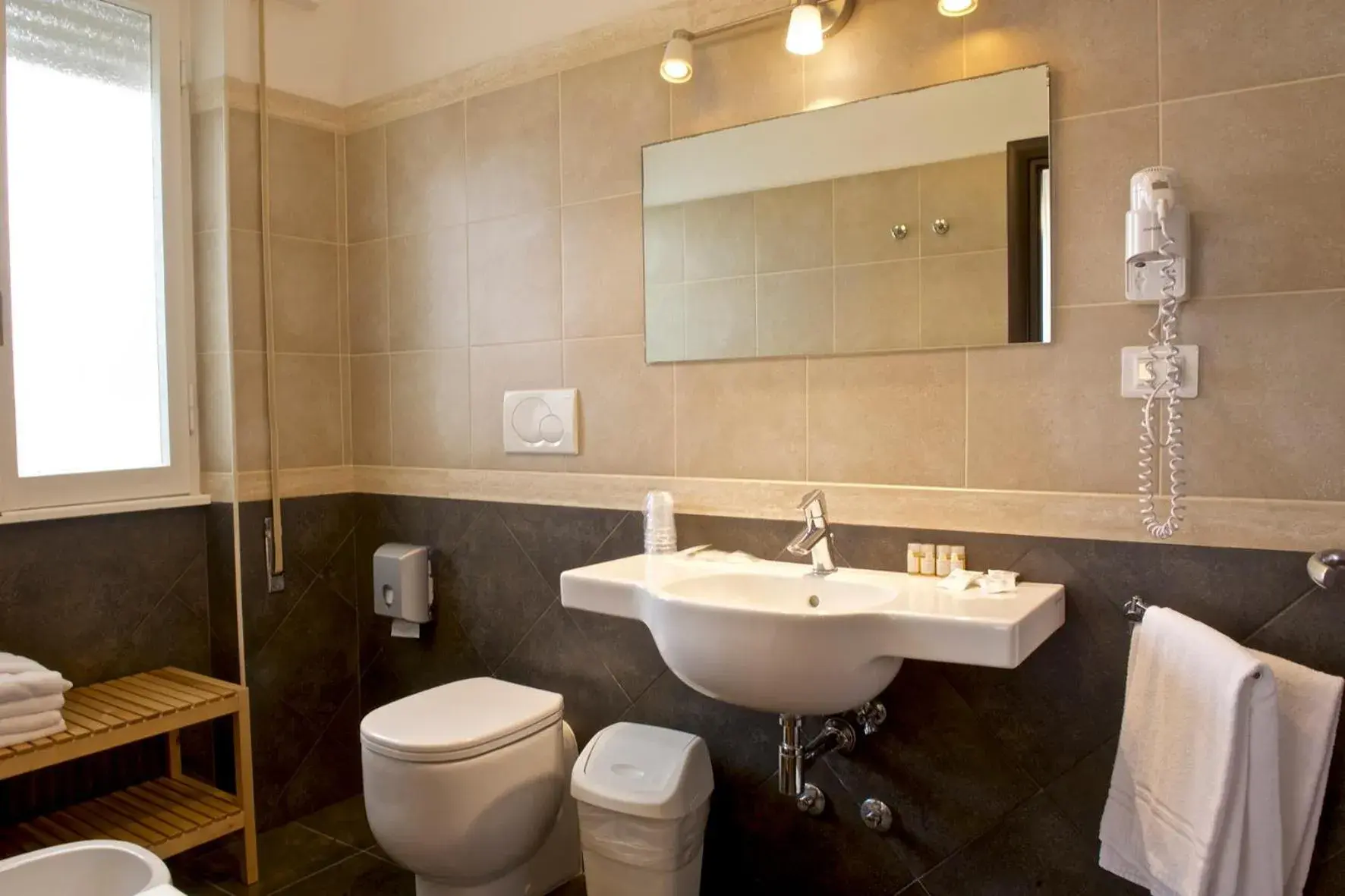 Bathroom in Hotel Ristorante Centosedici