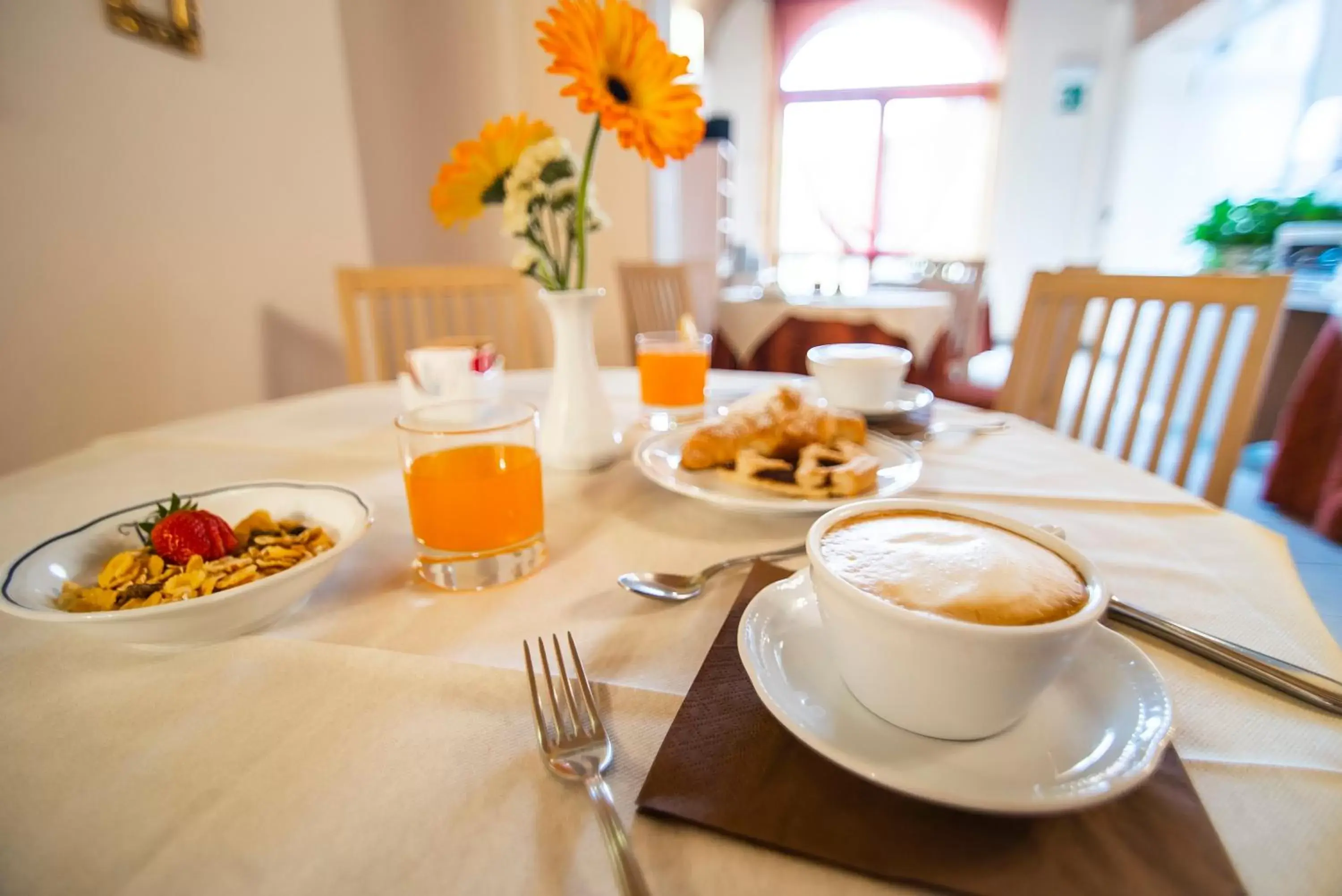 Breakfast, Restaurant/Places to Eat in Hotel La Colonna