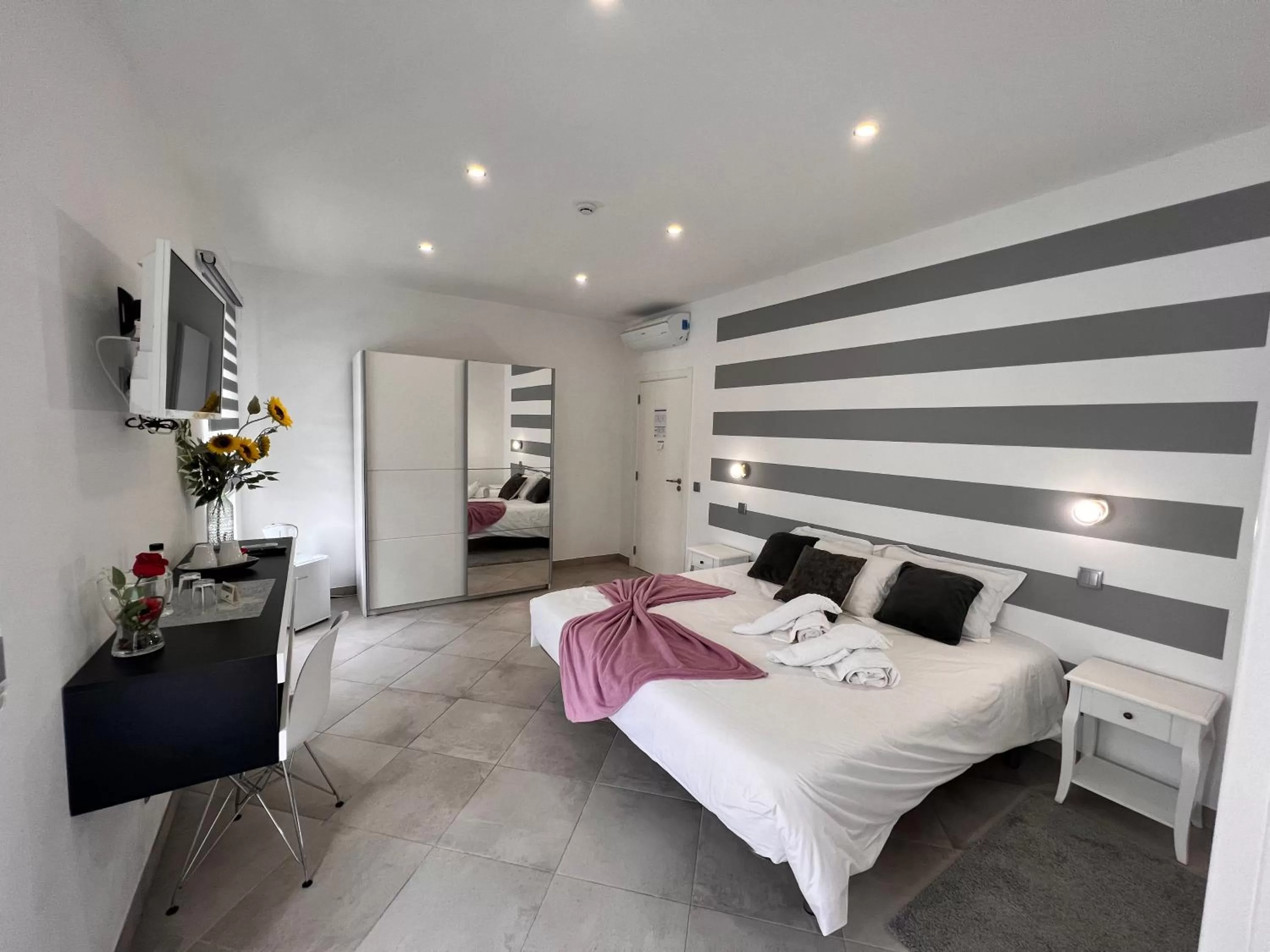 Bed in Carvoeiro B&B and SPA