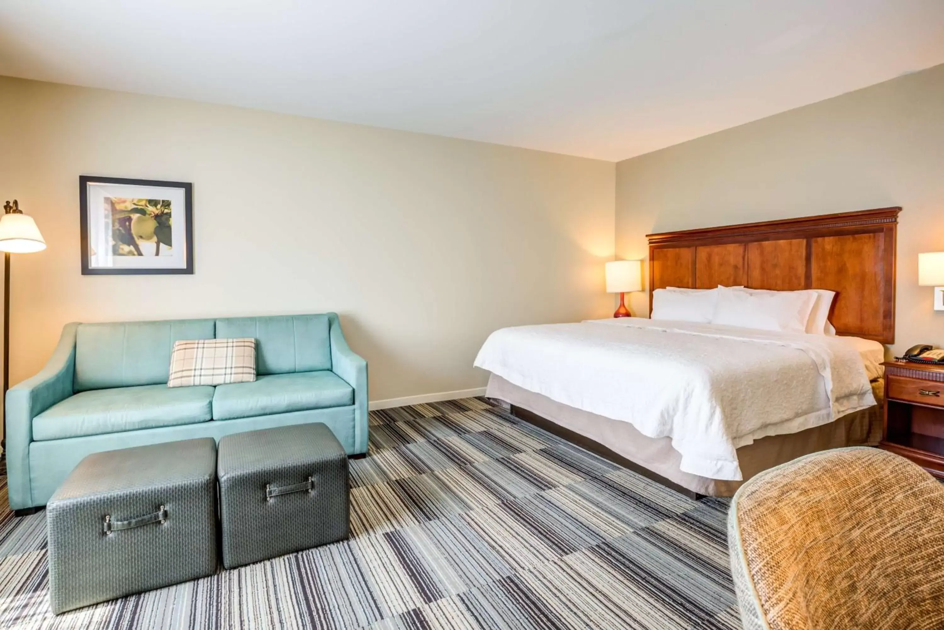 Bedroom, Bed in Hampton Inn & Suites Westford-Chelmsford