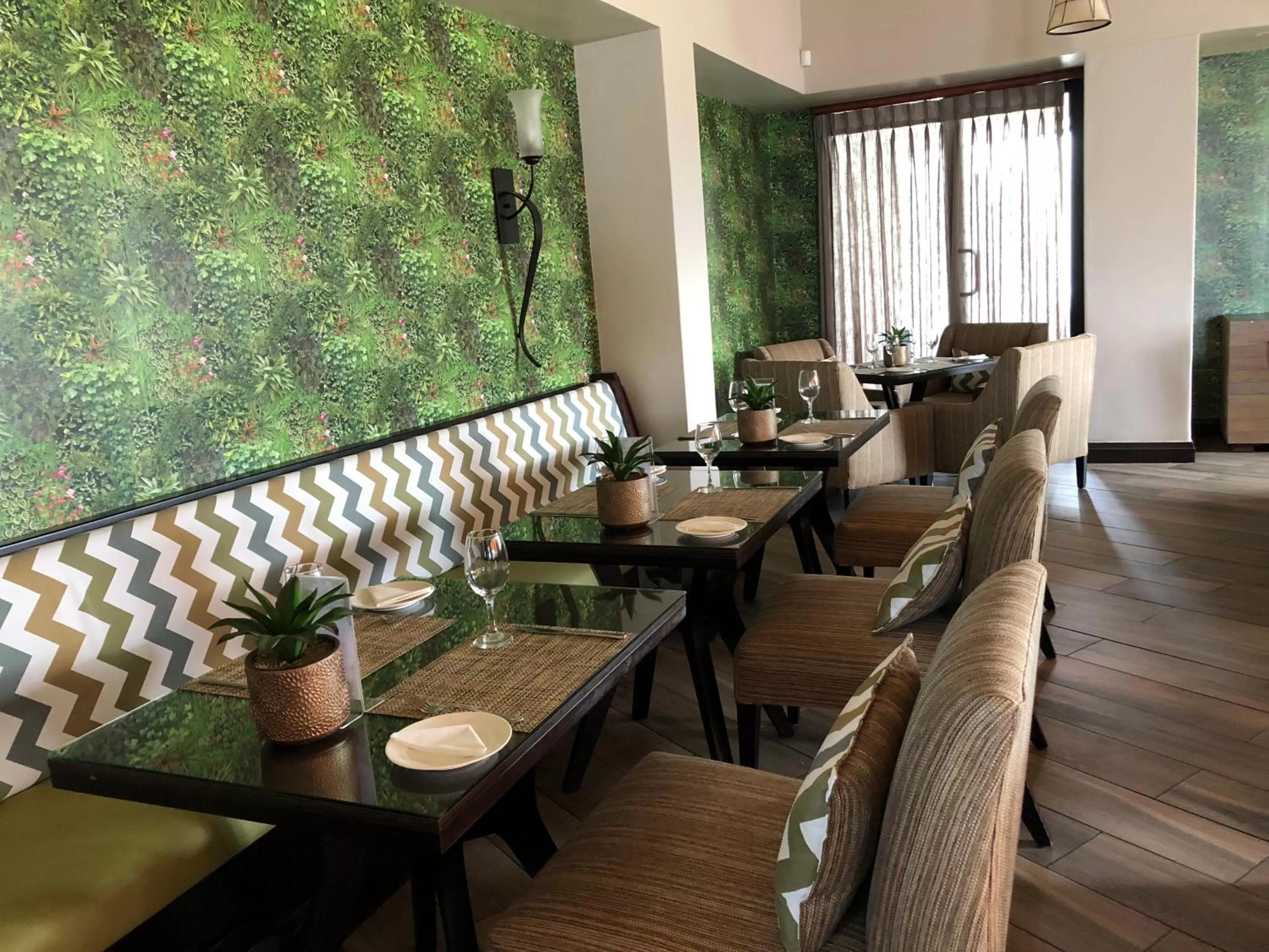 Restaurant/places to eat in Oubaai Hotel Golf & Spa