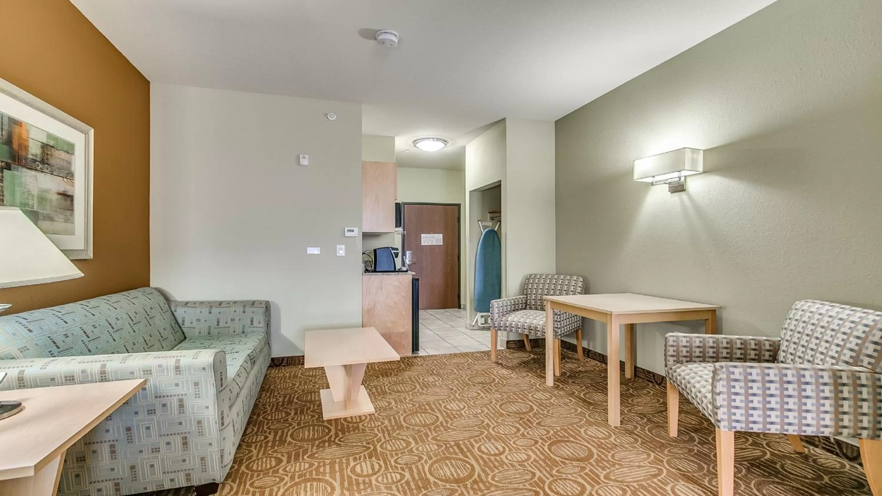 Photo of the whole room in Holiday Inn Express & Suites Lubbock Southwest – Wolfforth by IHG