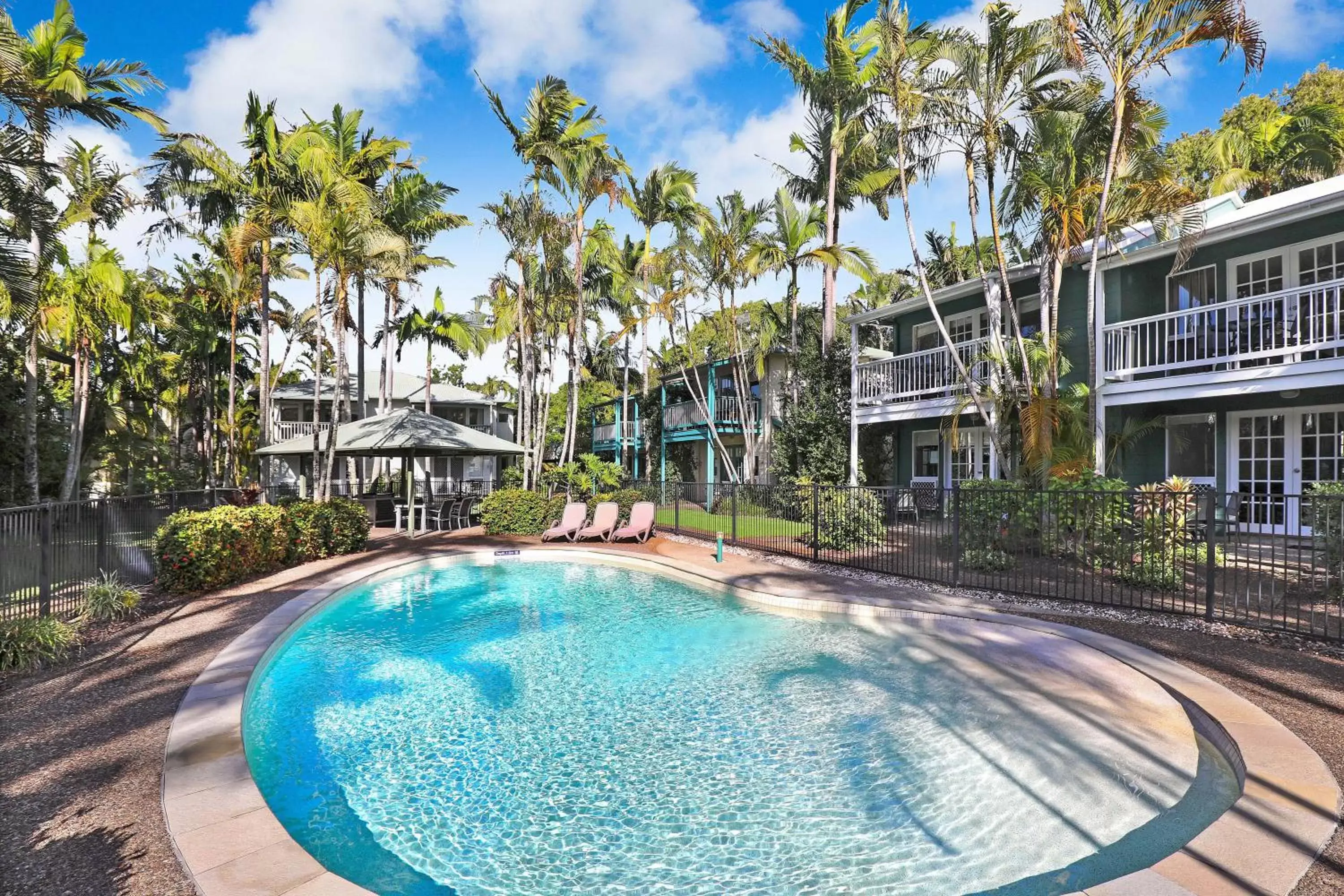 Pool view, Swimming Pool in Coral Beach Noosa Resort